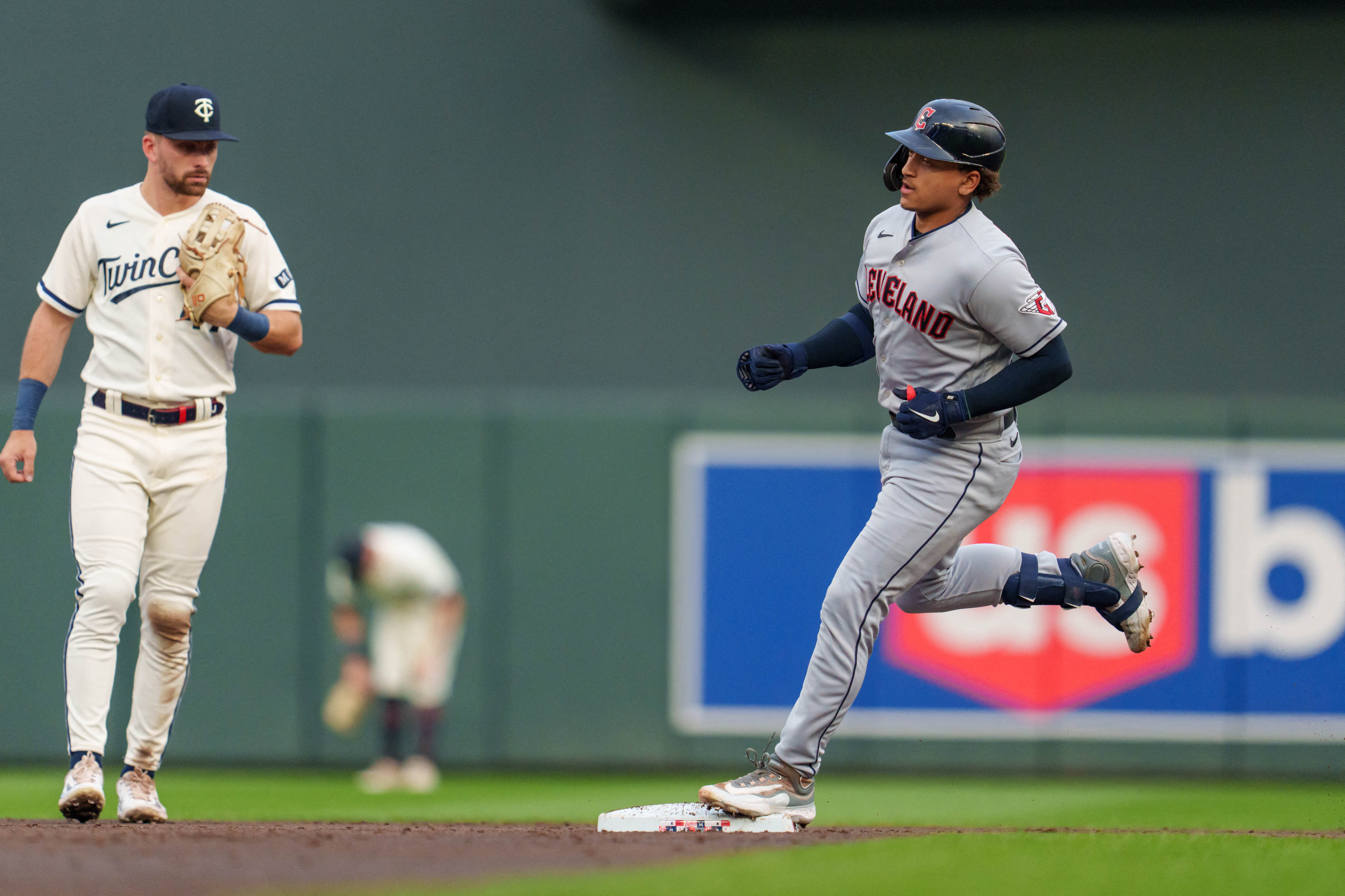 Royce Lewis' grand slam propels Twins past Guardians