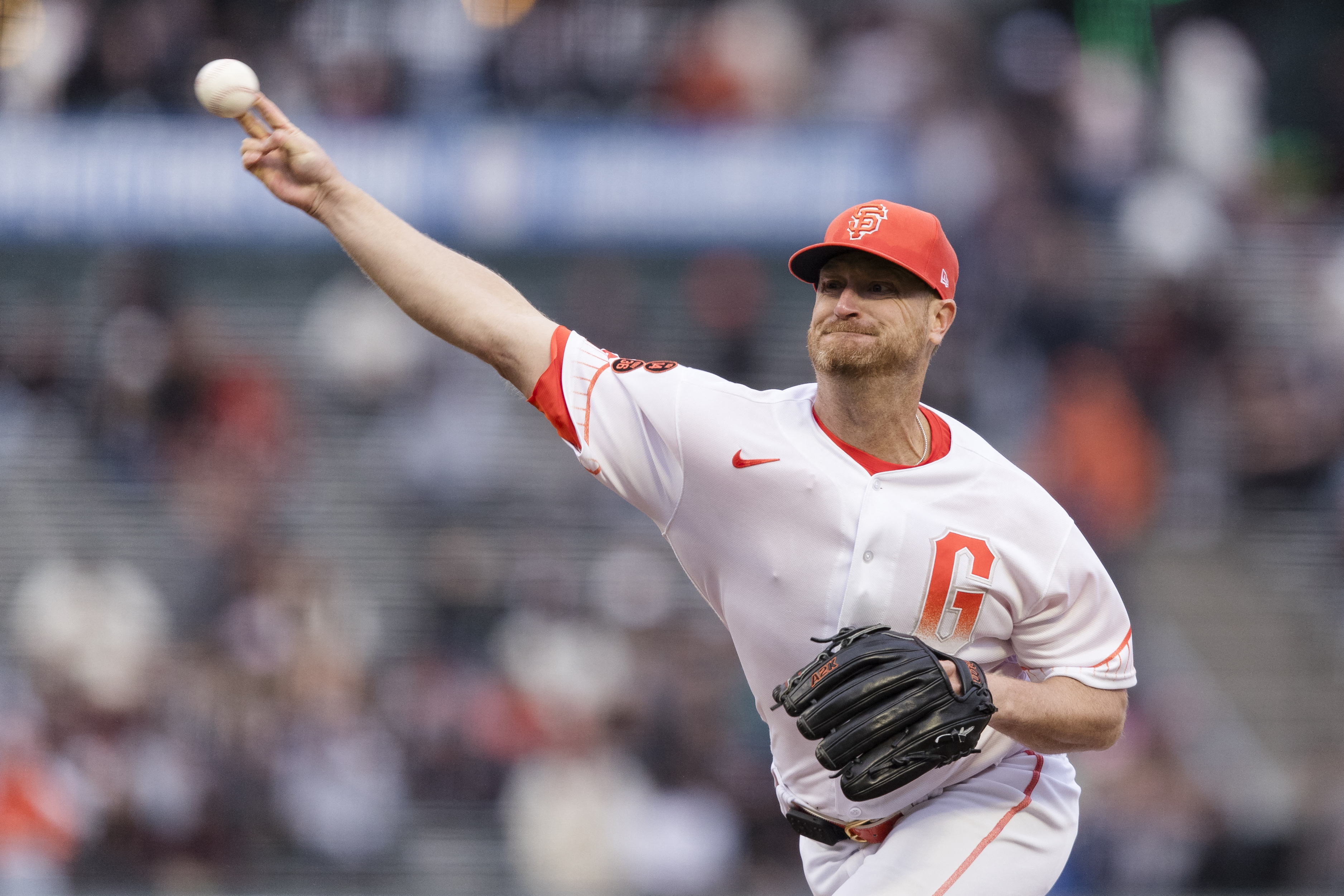 Bailey's 2-run homer in 10th gives Giants 3-2 win over Rangers