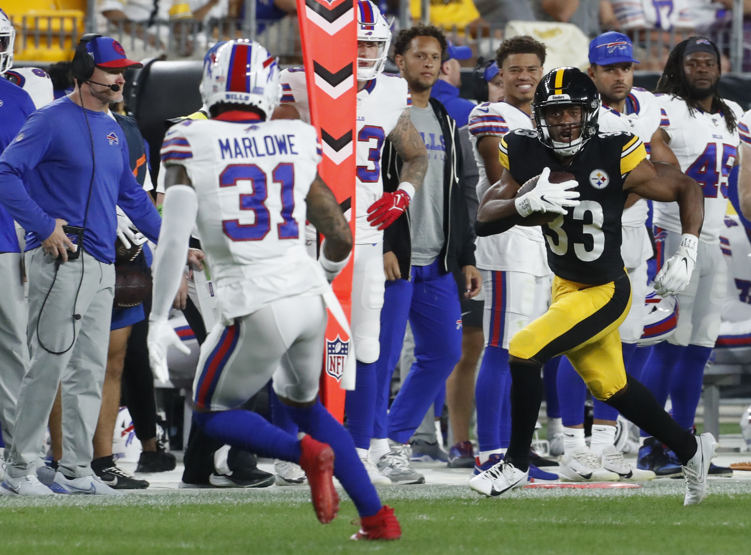 Kenny Pickett, Steelers start fast, down Bills