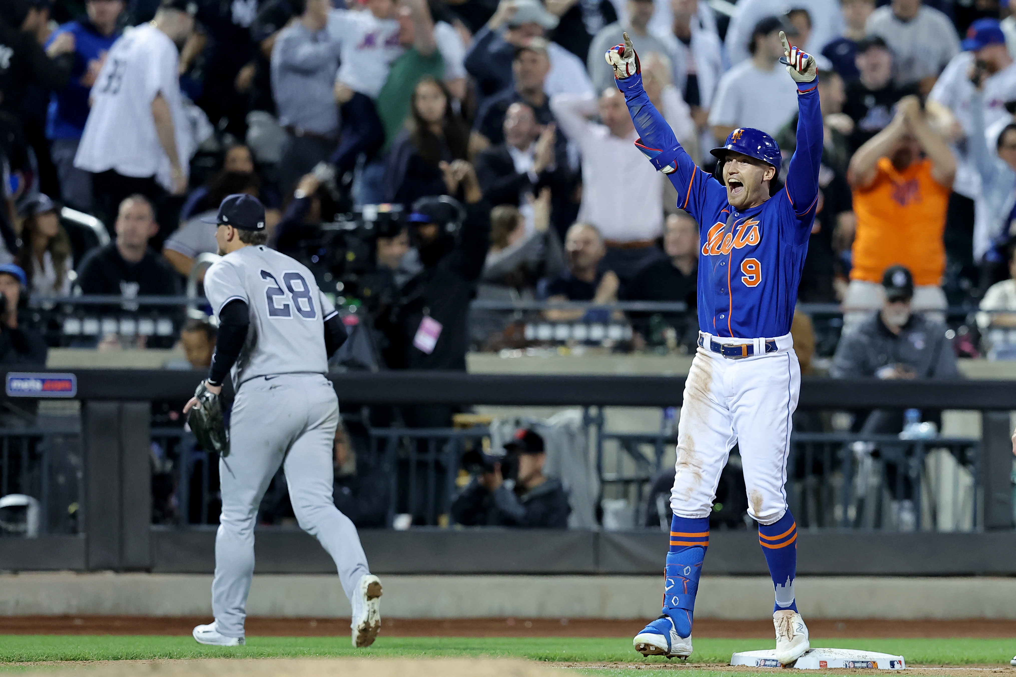 Nimmo gives Mets 4-3, 10-inning win over Yanks on night of mental, physical  errors – KGET 17