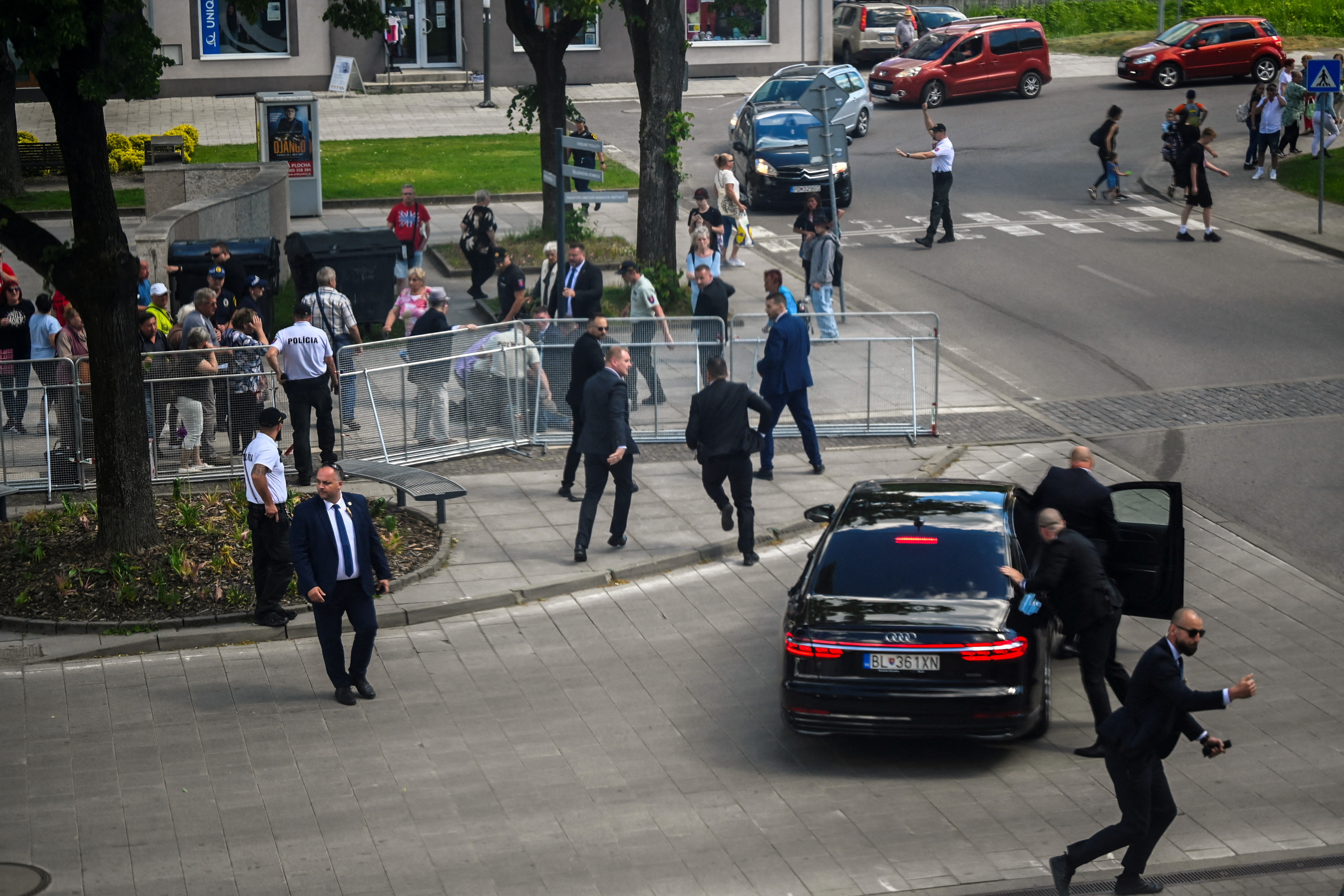 A picture and its story: The Slovak assassination attempt photo that nearly got away