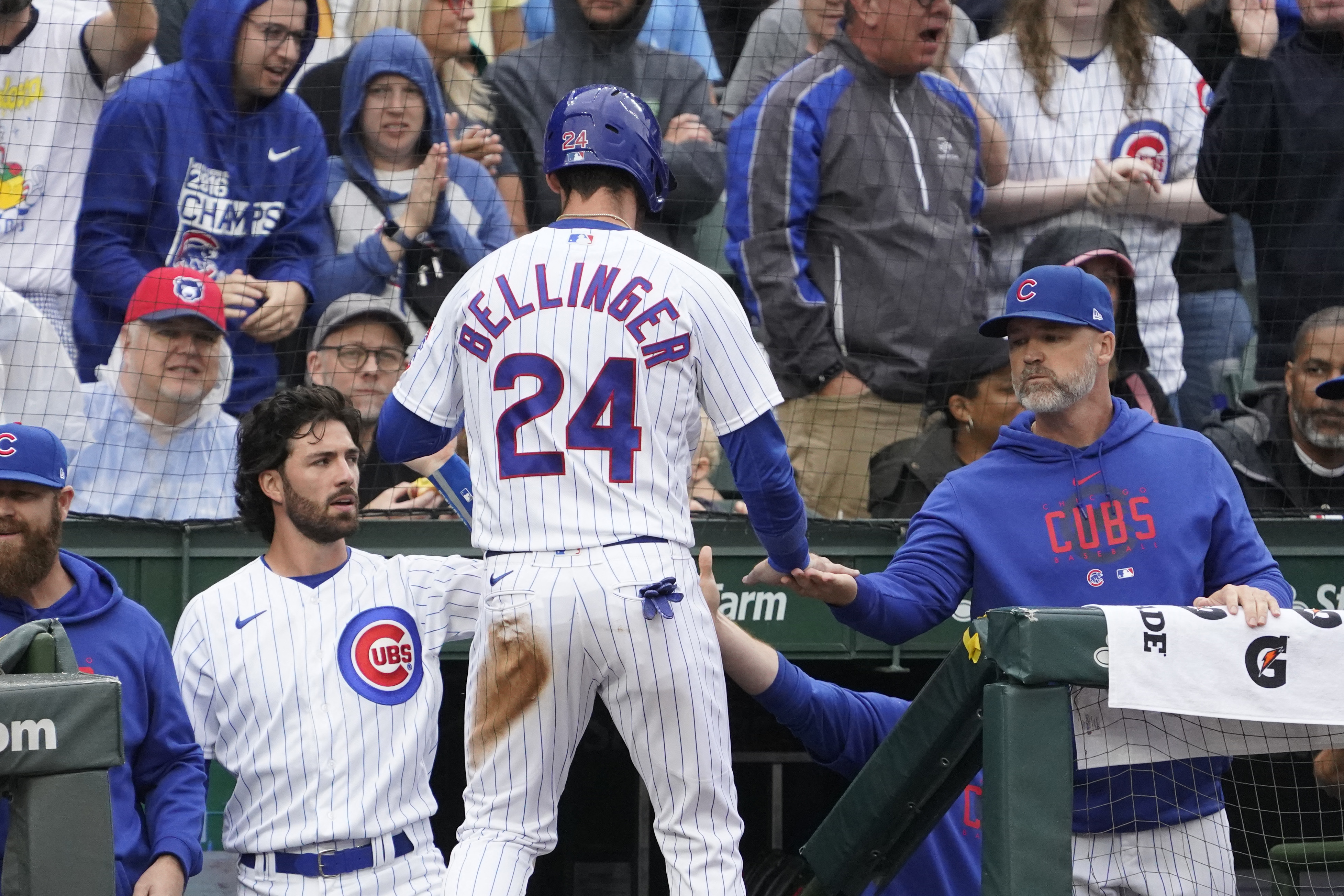 Cubs 6, Braves 4: Playoff atmosphere takes hold around Cubs. Is it here to  stay? - Chicago Sun-Times