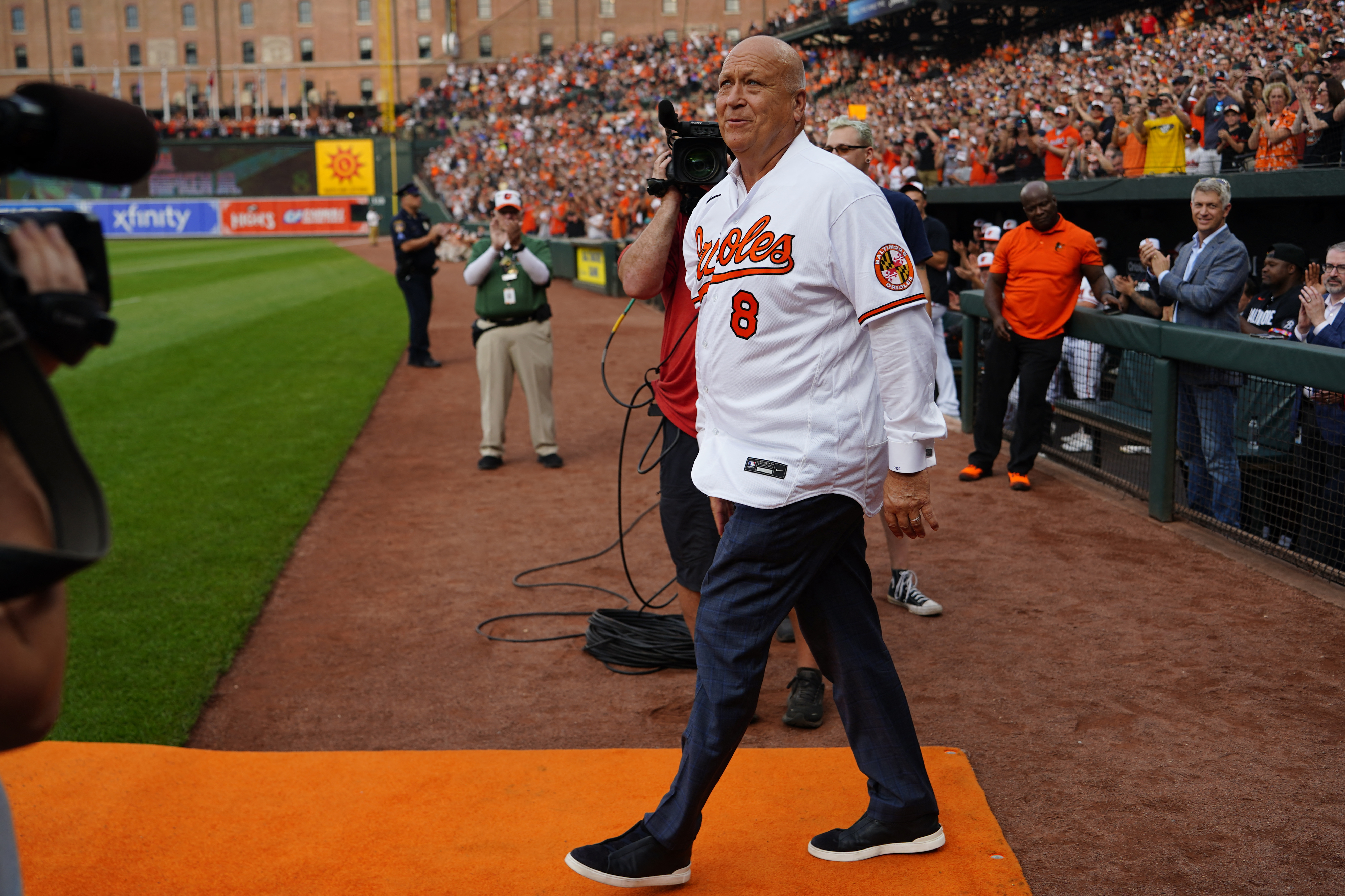 Henderson and Santander homer to lead the 1st-place Orioles past the  skidding Mets 7-3 - WTOP News