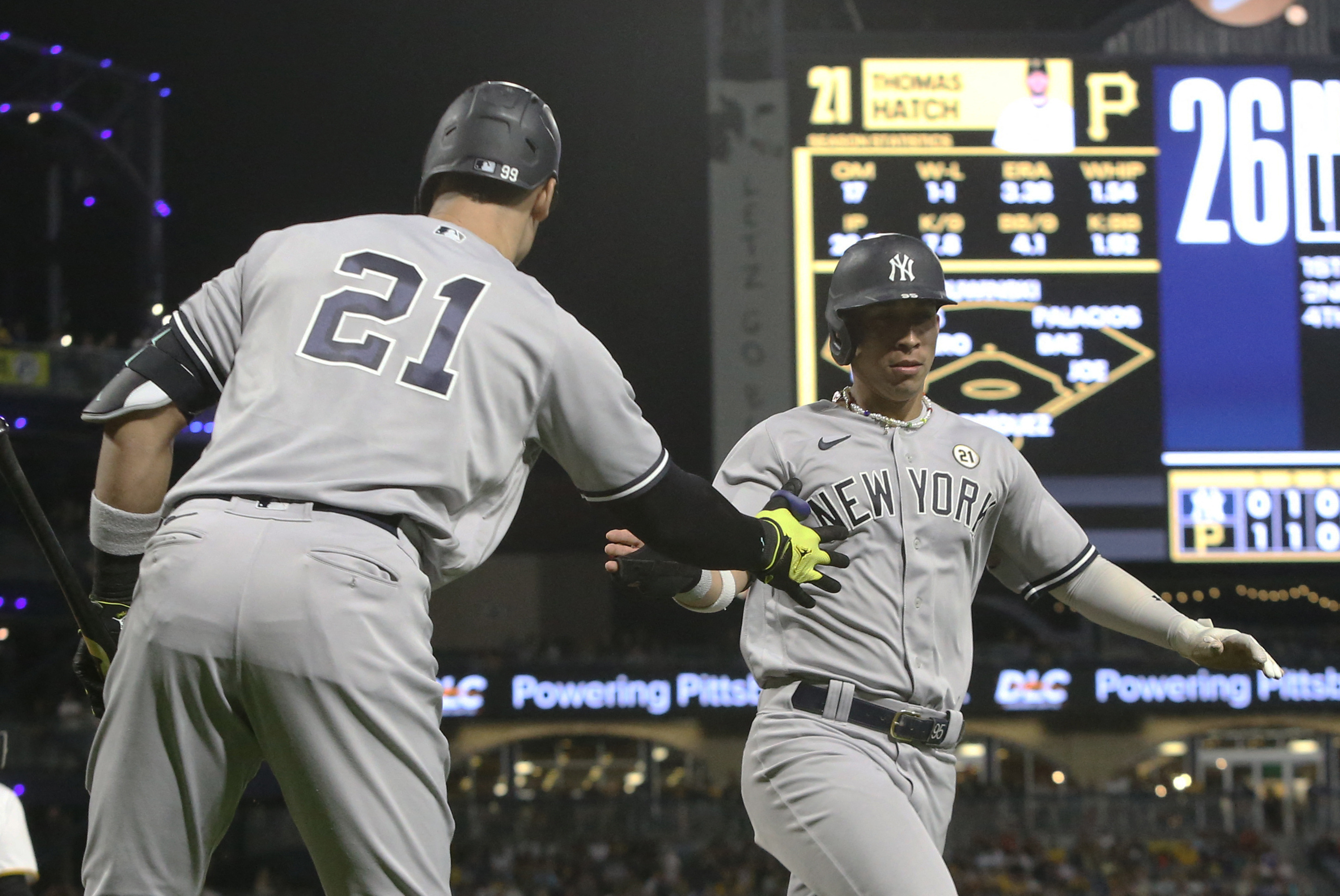 Yankees rally past Pirates thanks to ninth-inning error