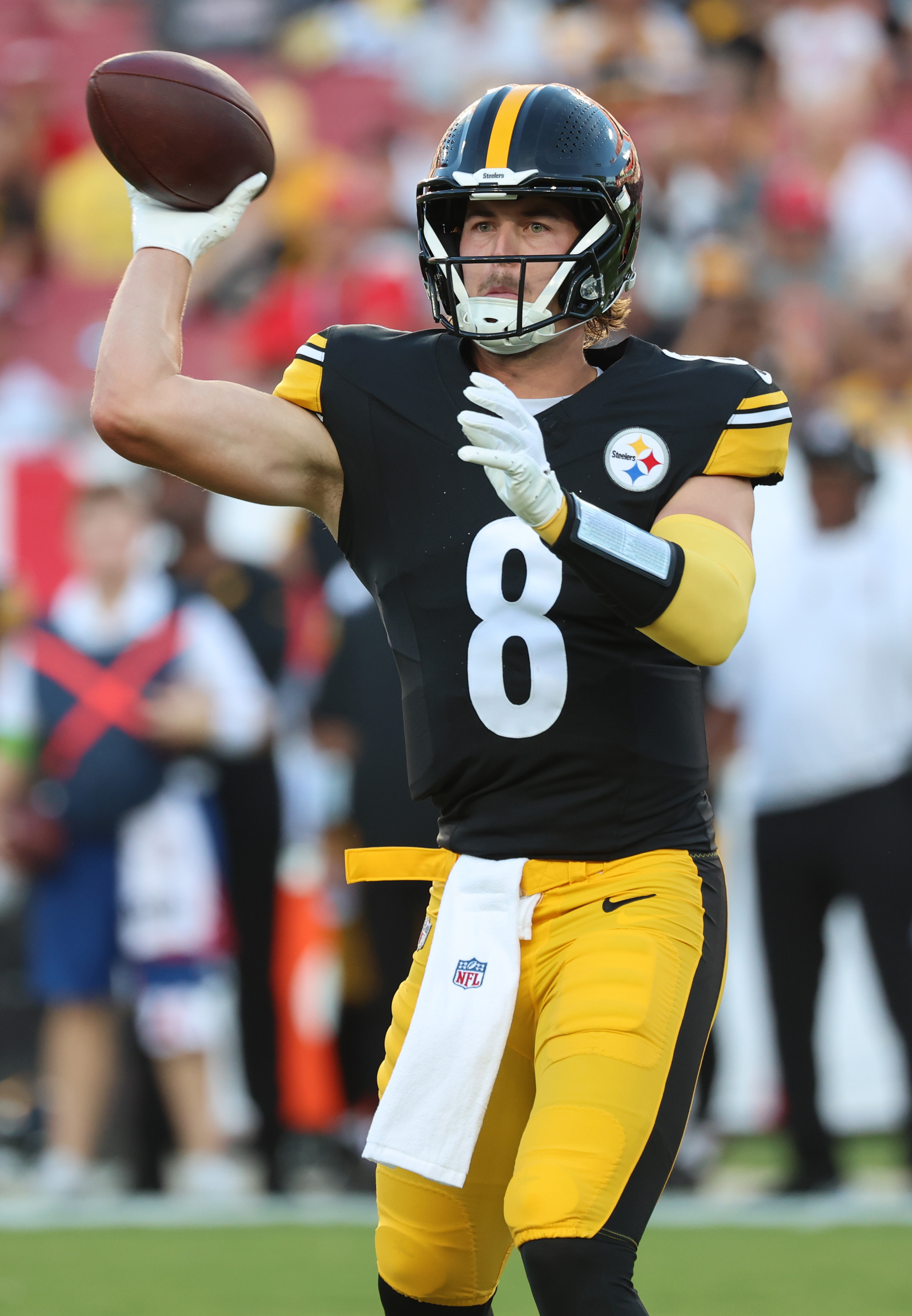 Kenny Pickett, Steelers cruise past Buccaneers – 810 The Spread