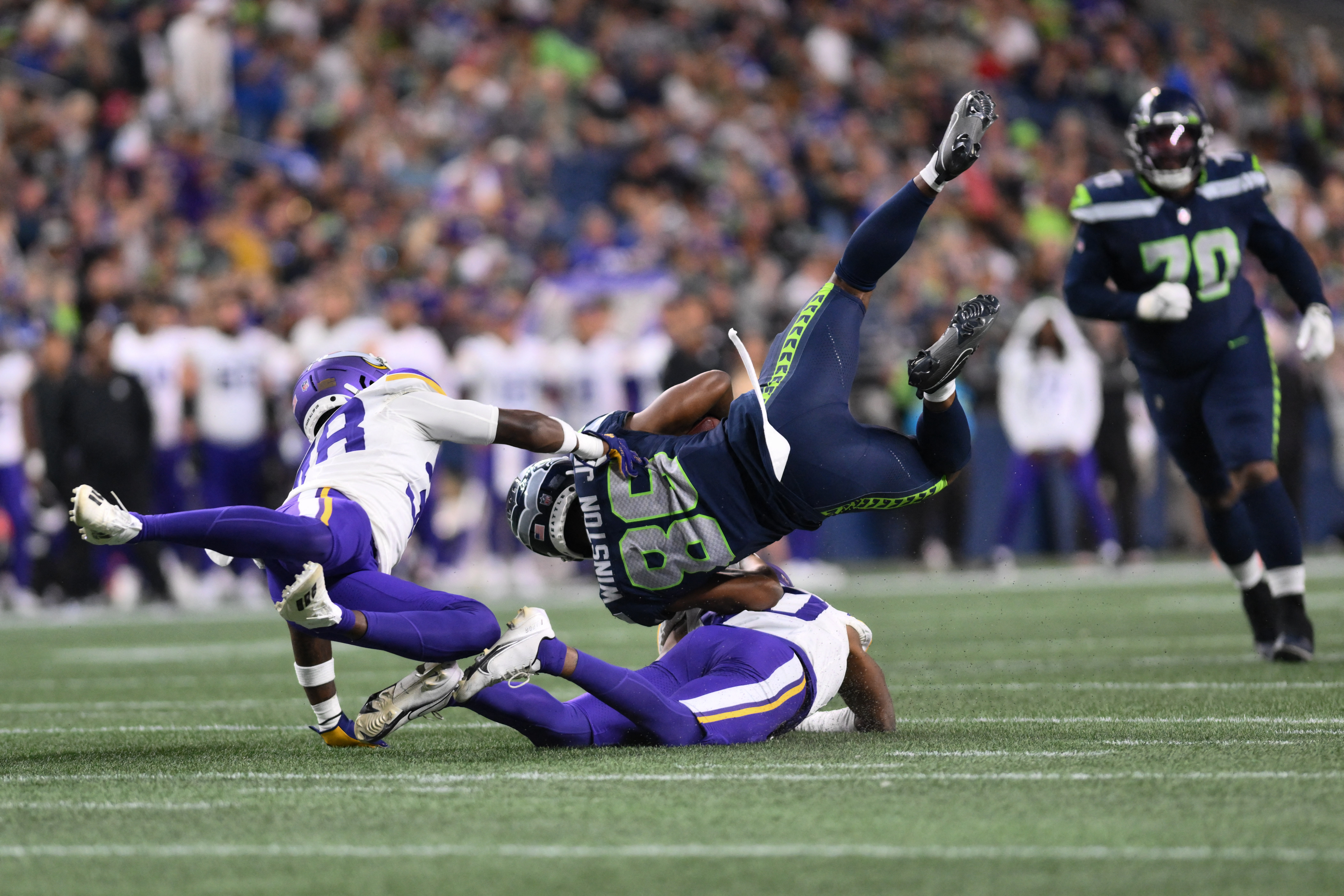 Drew Lock rallies Seahawks past Vikings