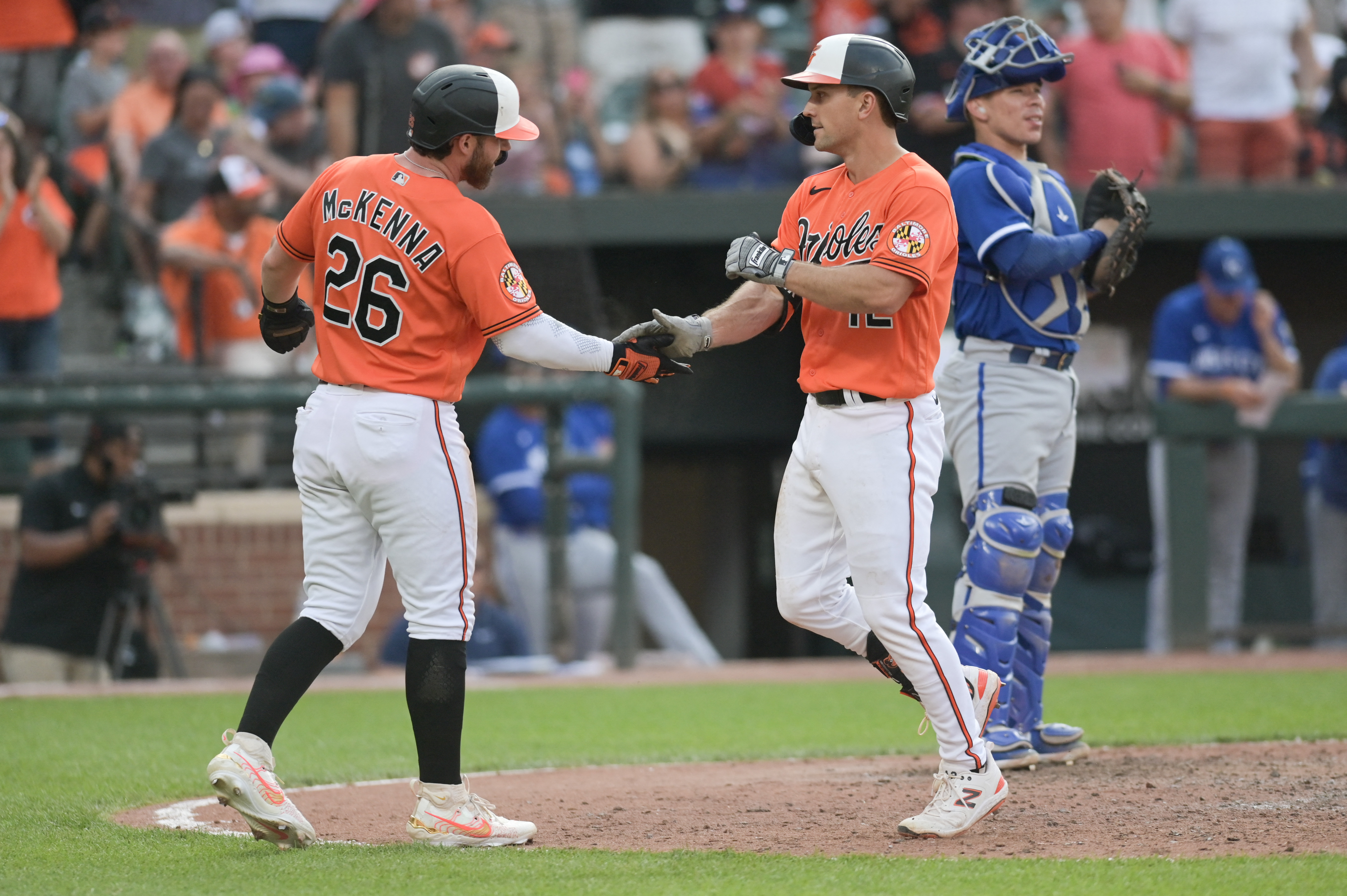 Royals' Vinnie Pasquantino gets first MLB multi-hit game