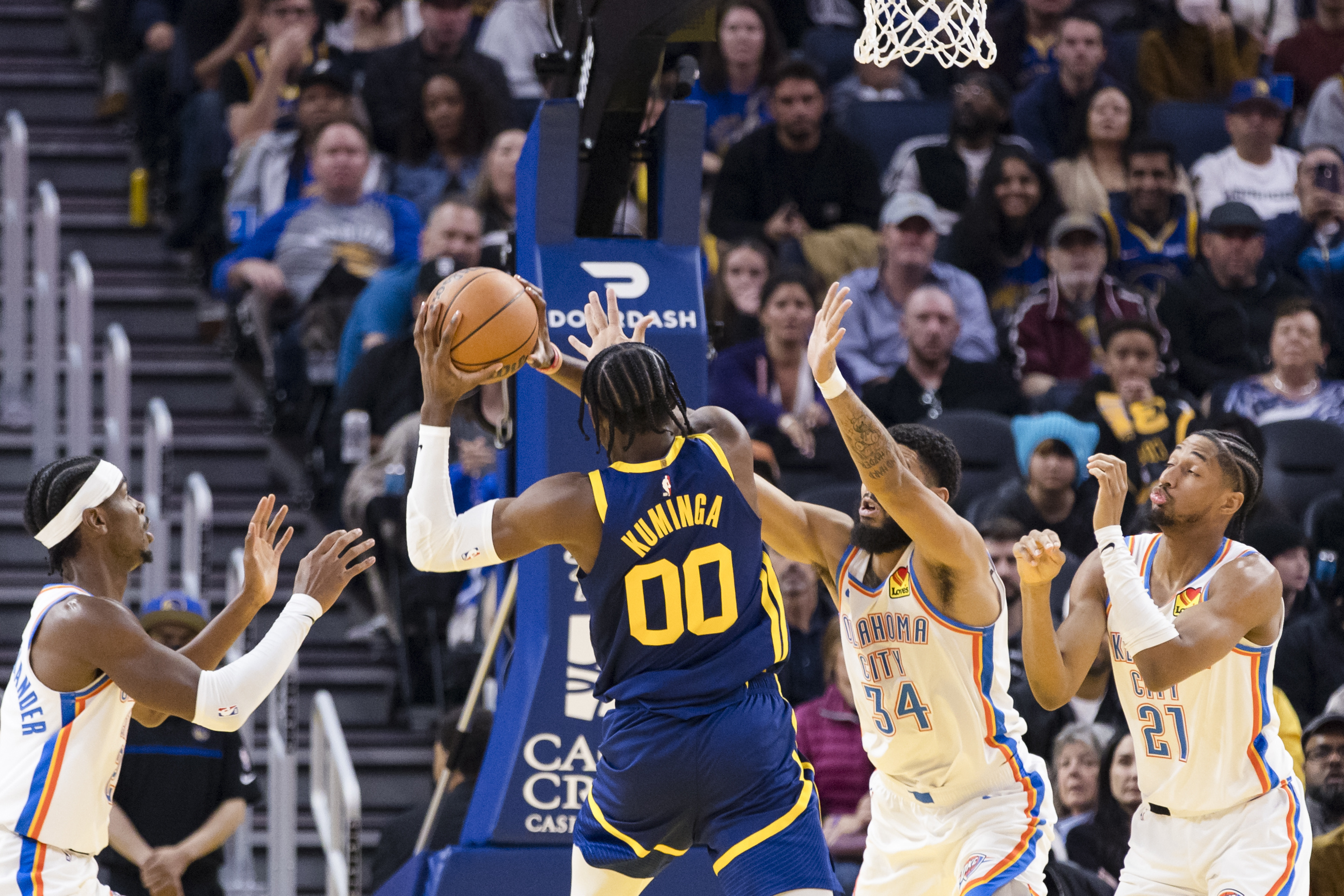 Shai Gilgeous-Alexander stars in OT as Thunder sweep Warriors | Reuters