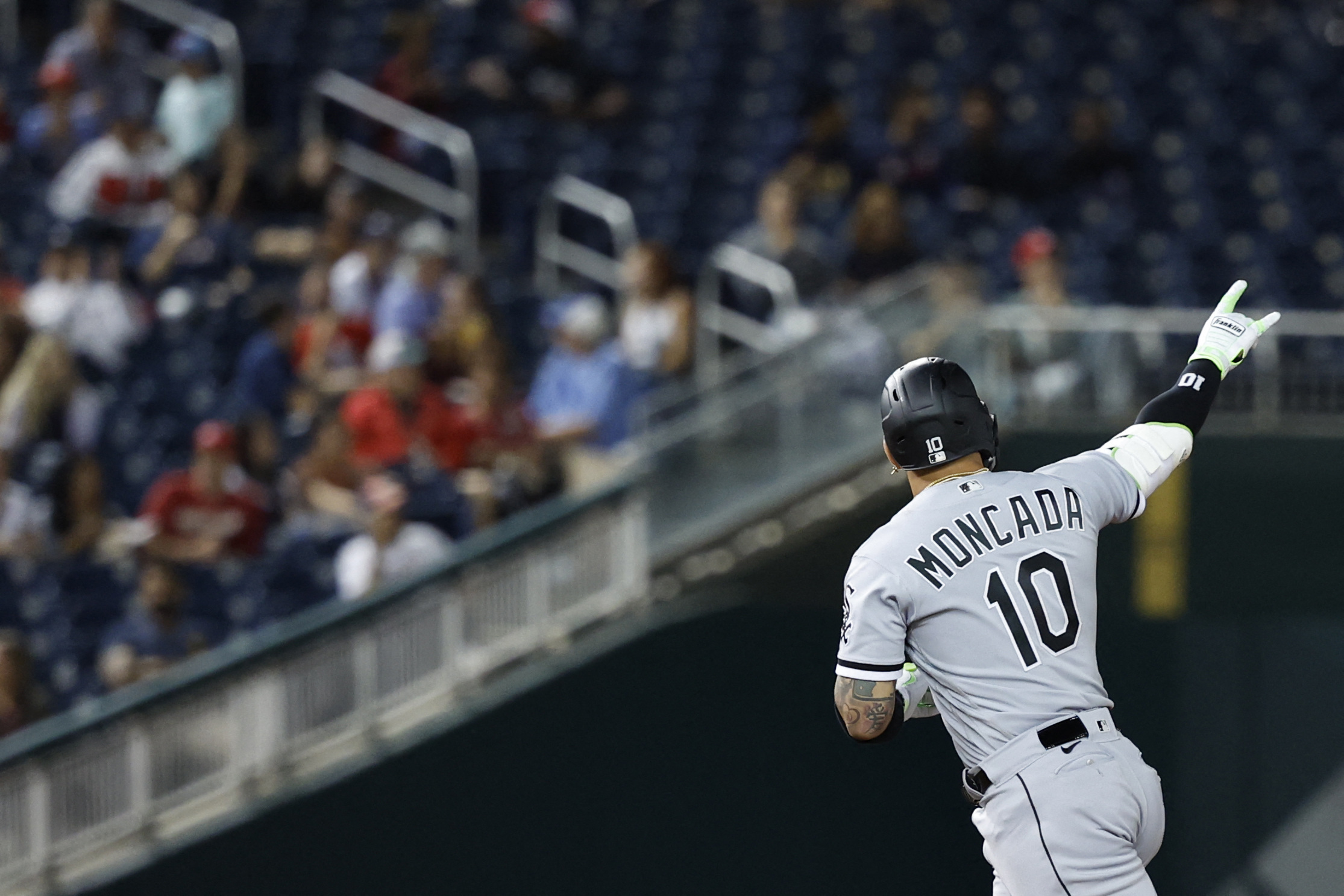 Joey Meneses' pinch-hit blast lifts Nats over White Sox