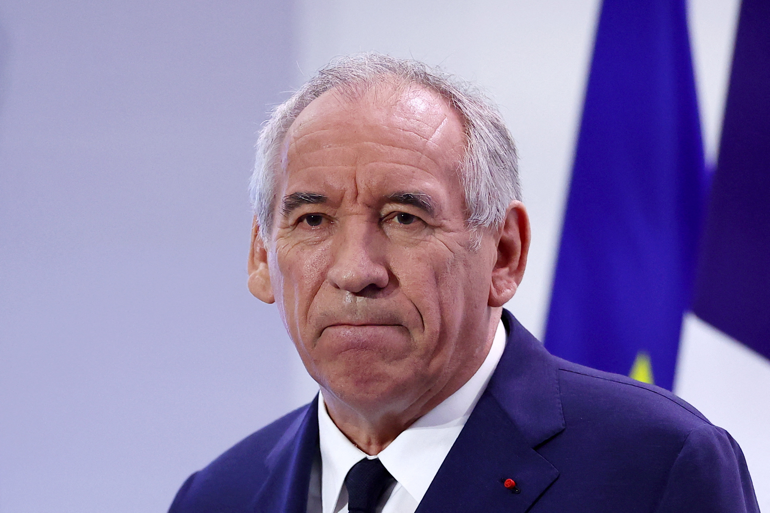 仏首相、財政再建へ2祝日廃止を提案 左派・極右陣営からは批判 | ロイター