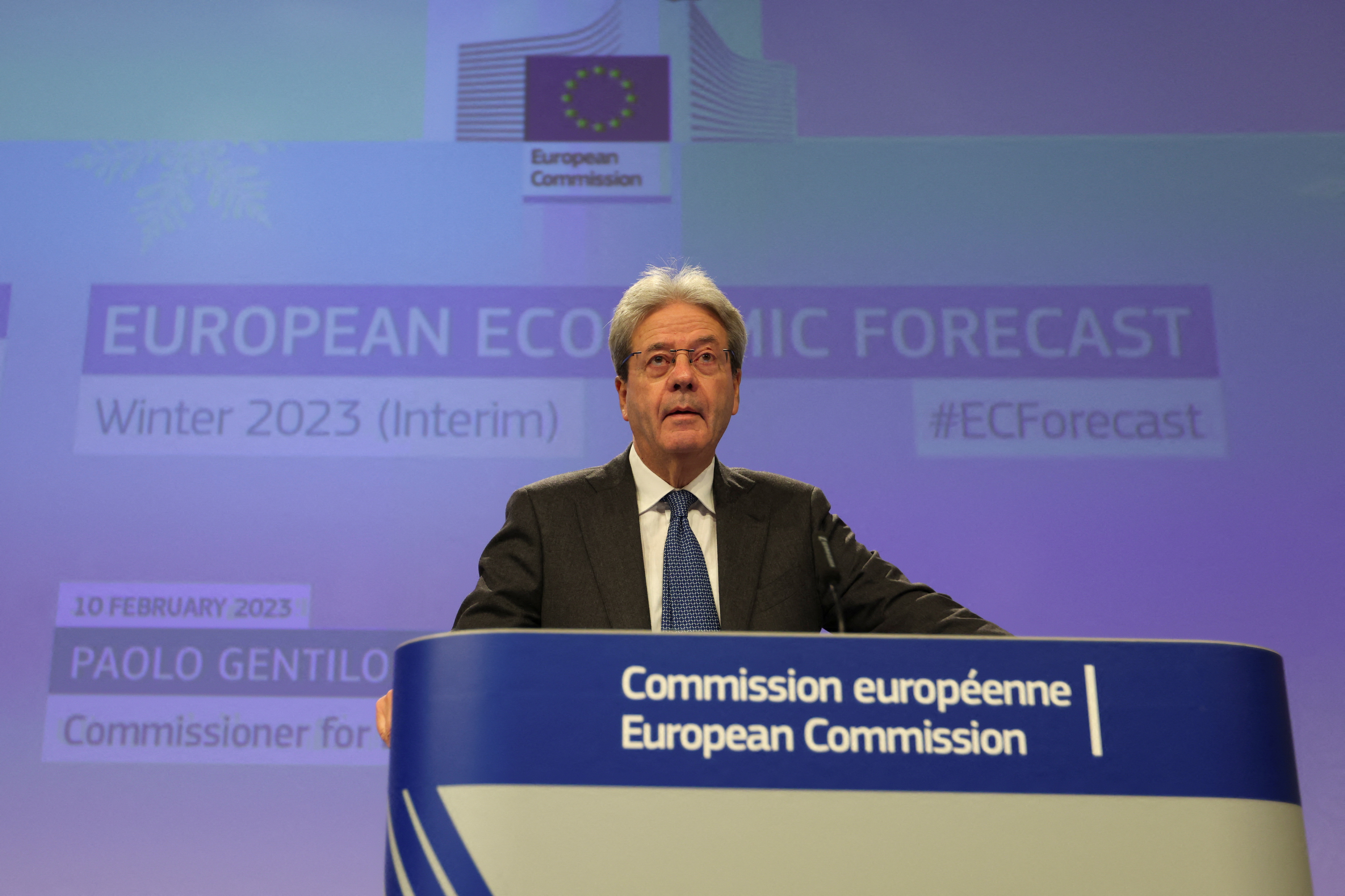 Il commissario economico dell'Unione europea Paolo Gentiloni tiene una conferenza stampa a Bruxelles