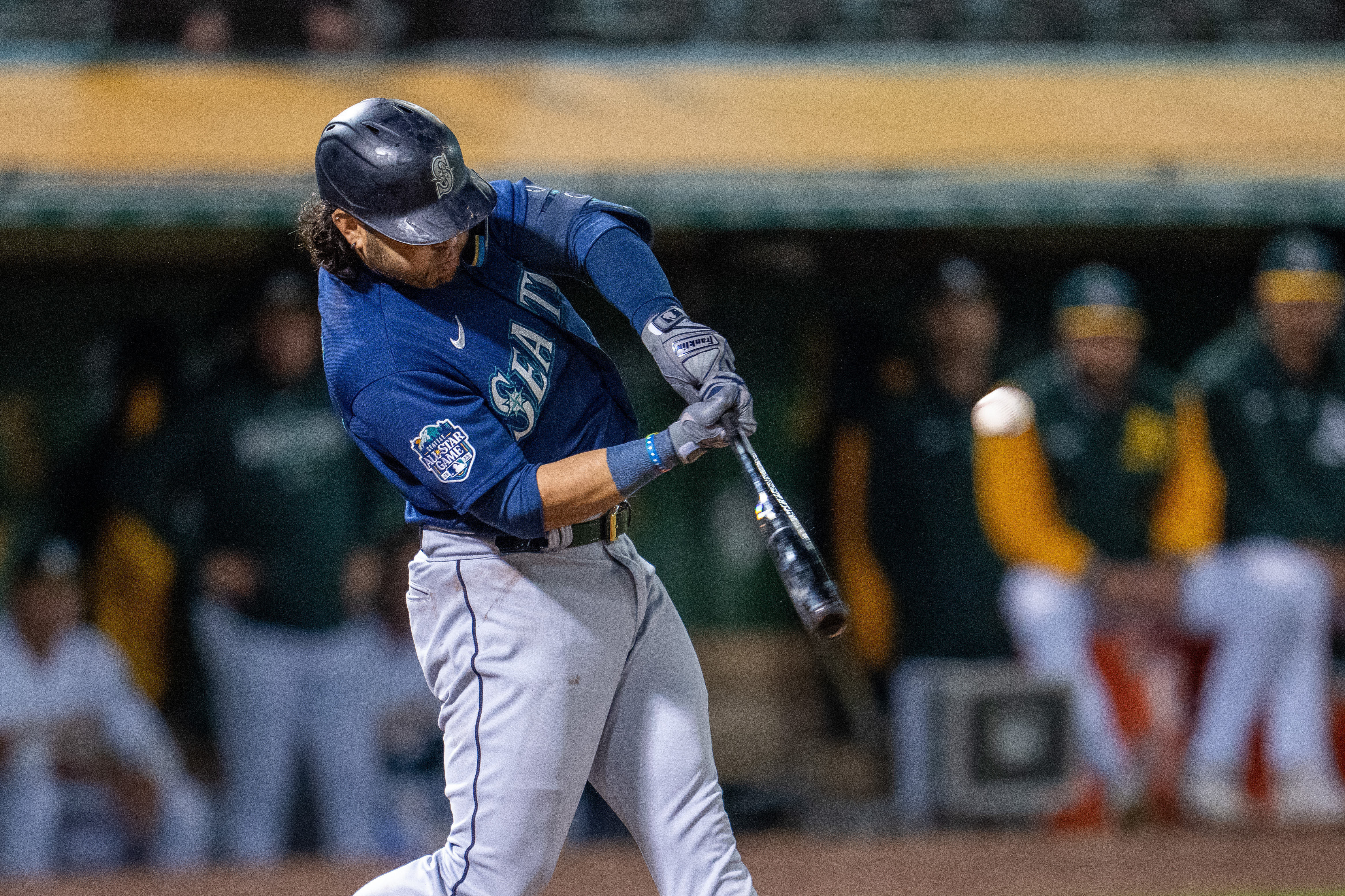 Van Slyke brings intensity to Mariners practice