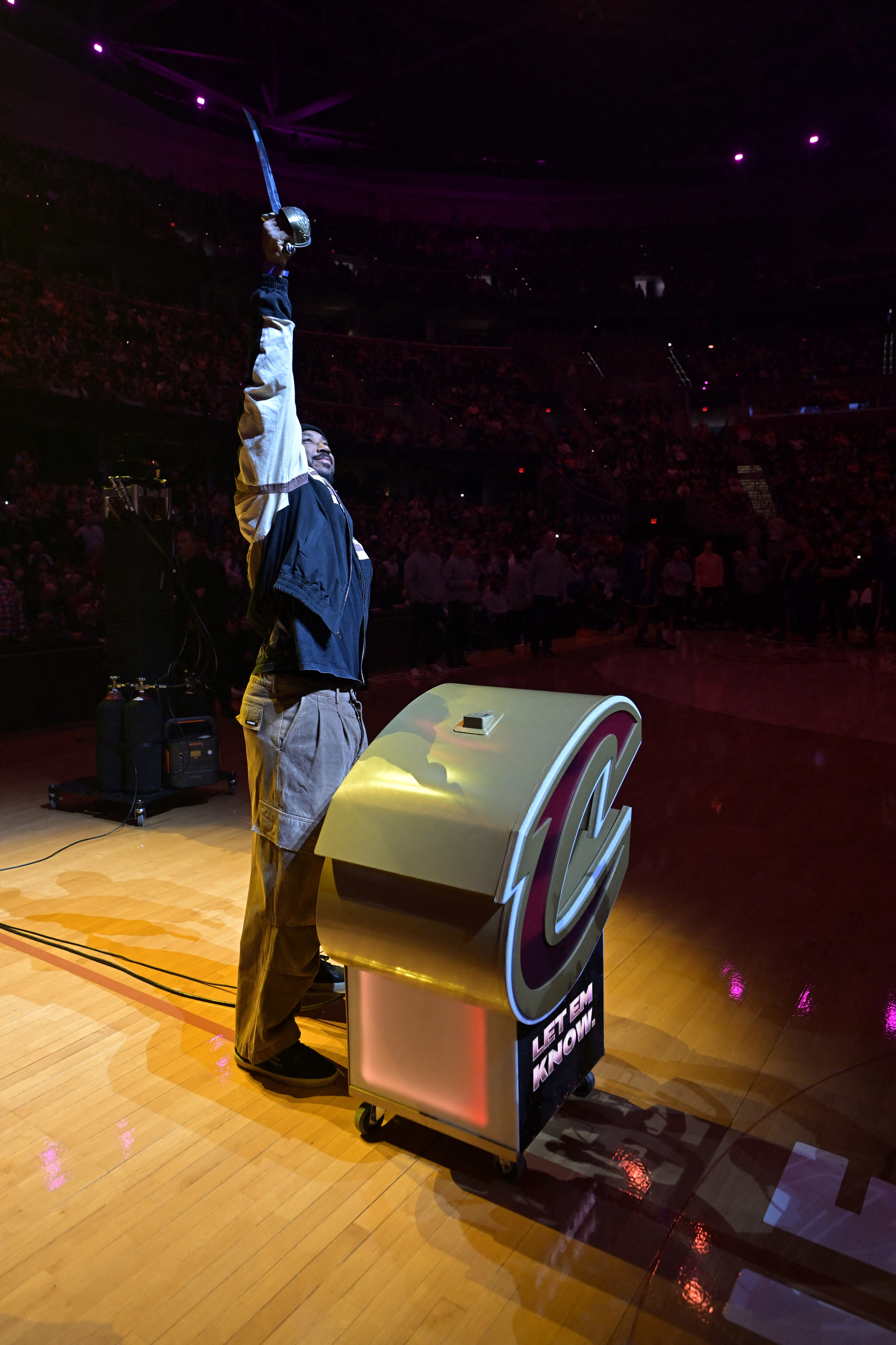 Donovan Mitchell, Cavs keep rolling, cool off Knicks | Reuters