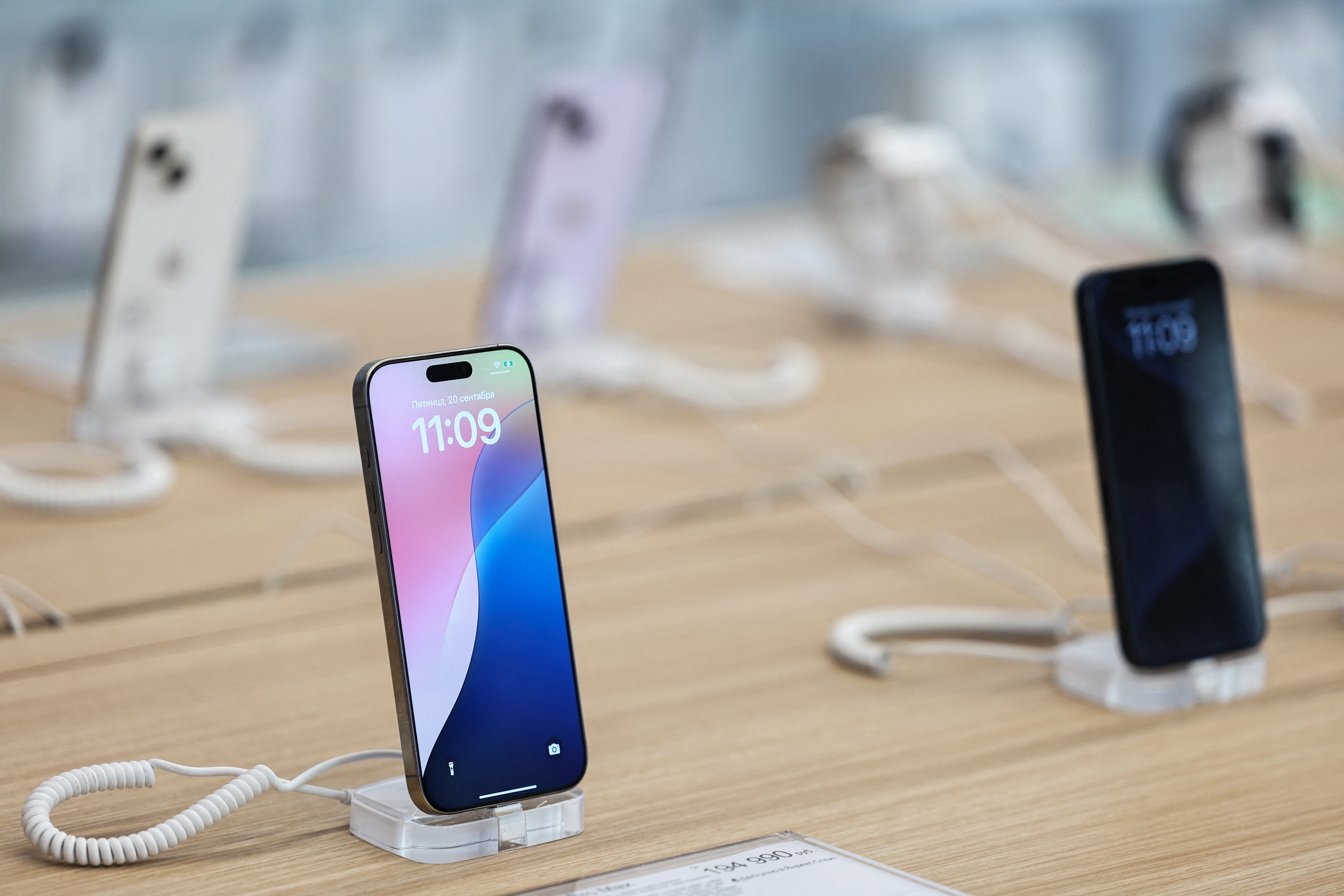 ロ政府、iPhoneの1―9月の購入契約額4倍超に | ロイター