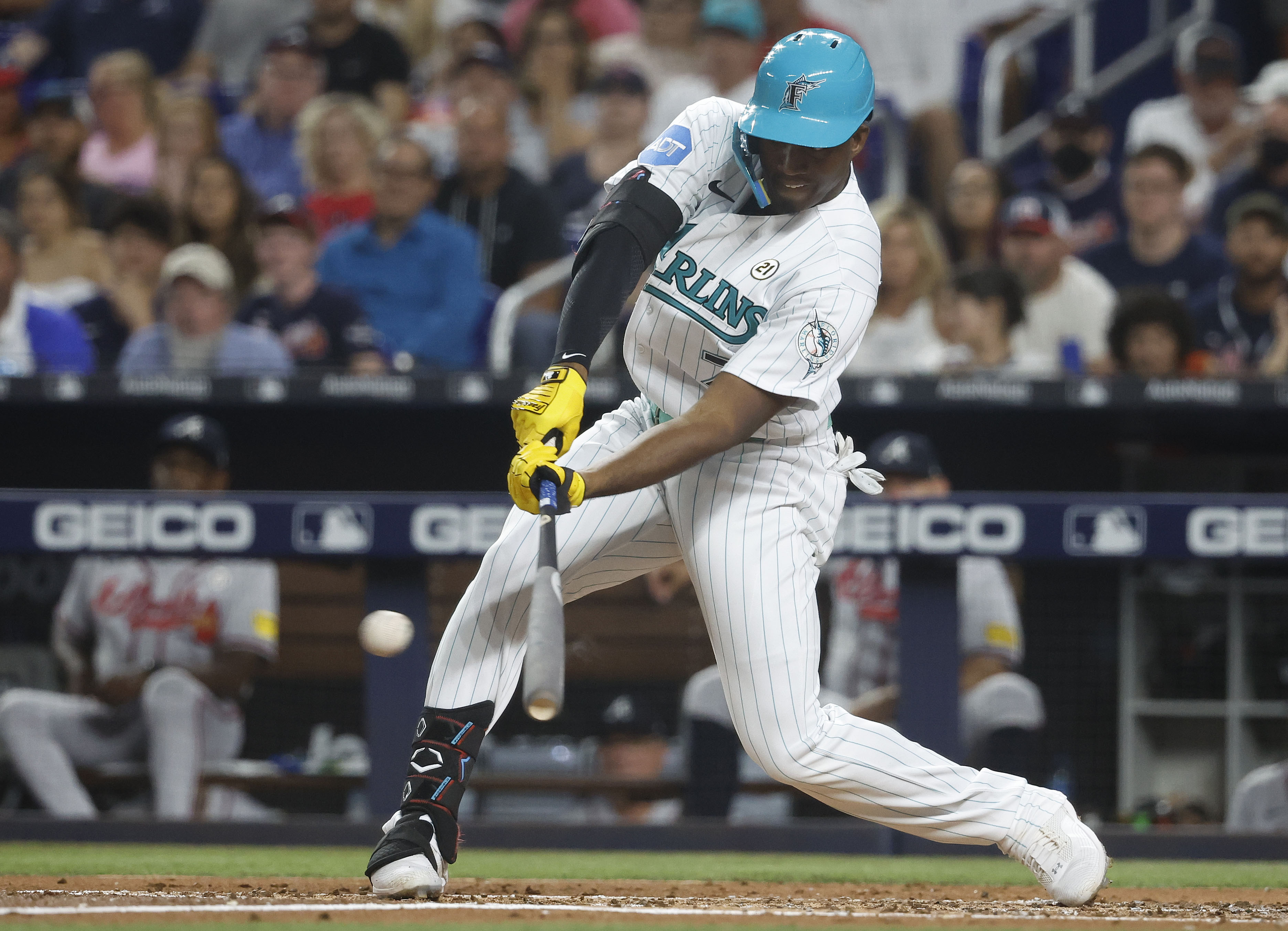 Luis Arraez's first multi-HR game helps Marlins rally past Braves