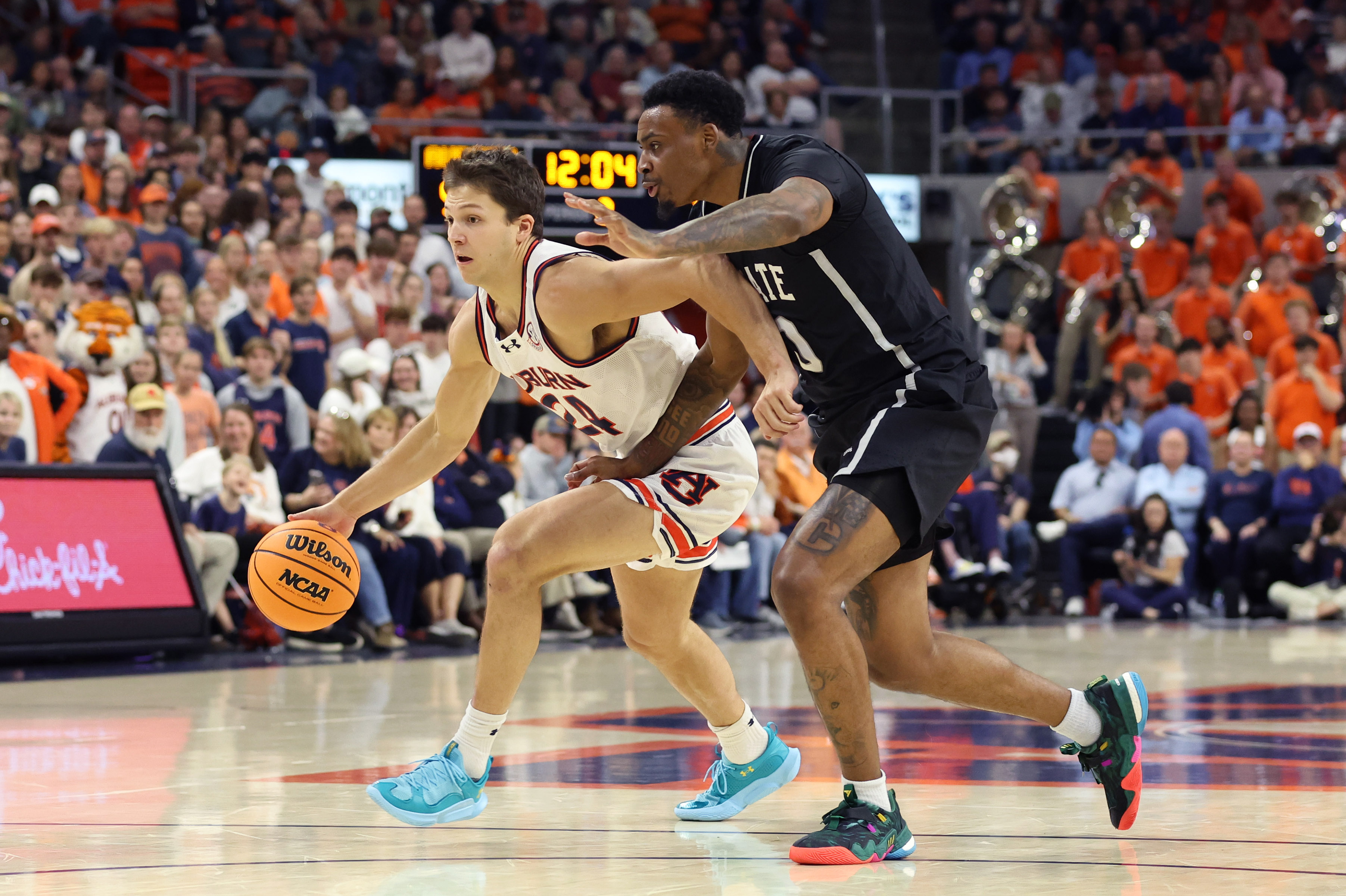 Johni Broome Helps No. 11 Auburn Silence Mississippi State | Reuters