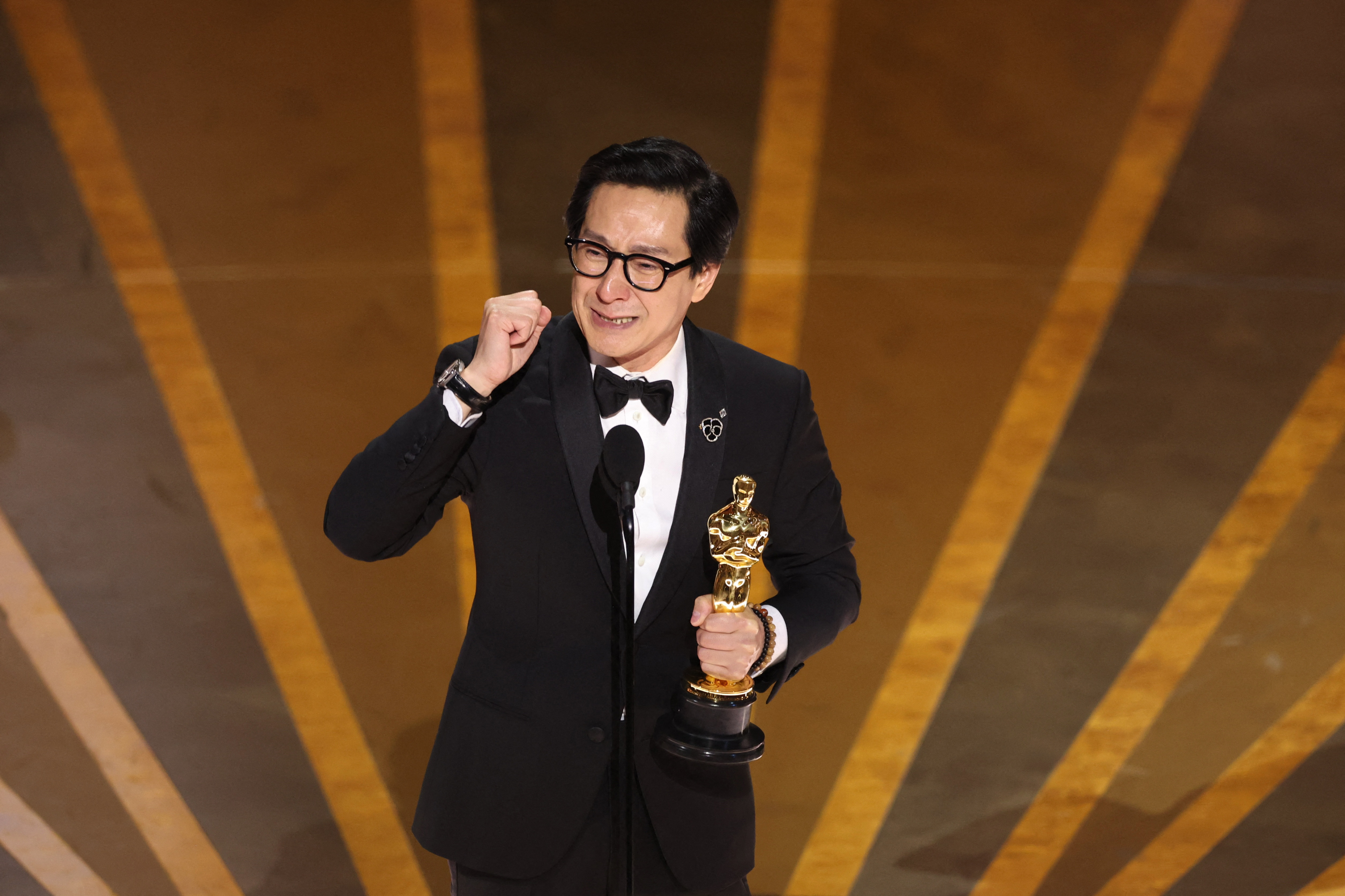 Ke Huy Quan wins the Oscar for Best Supporting Actor : r/Fauxmoi