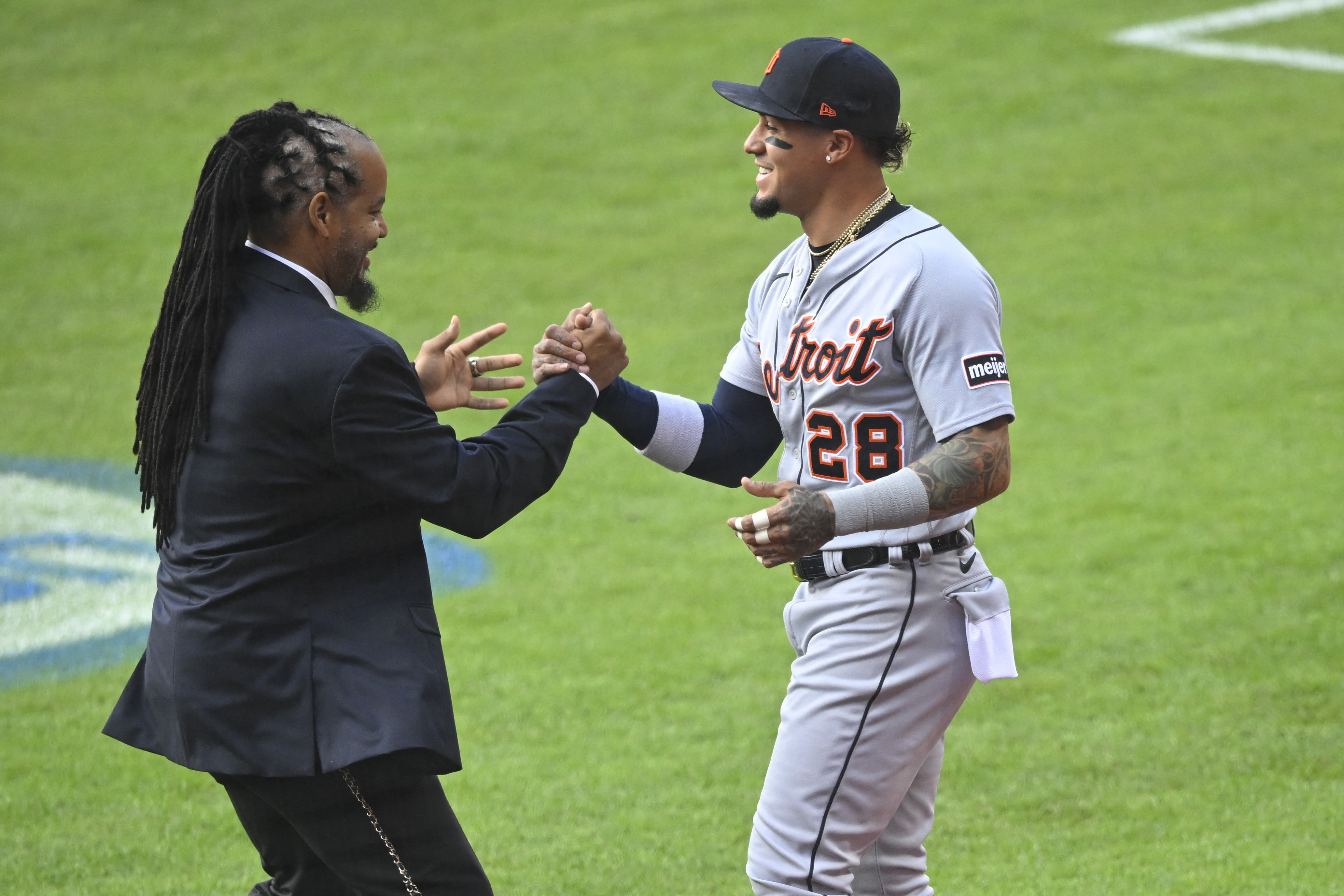 Kerry Carpenter's 3-run homer off rookie Tanner Bibee helps Tigers