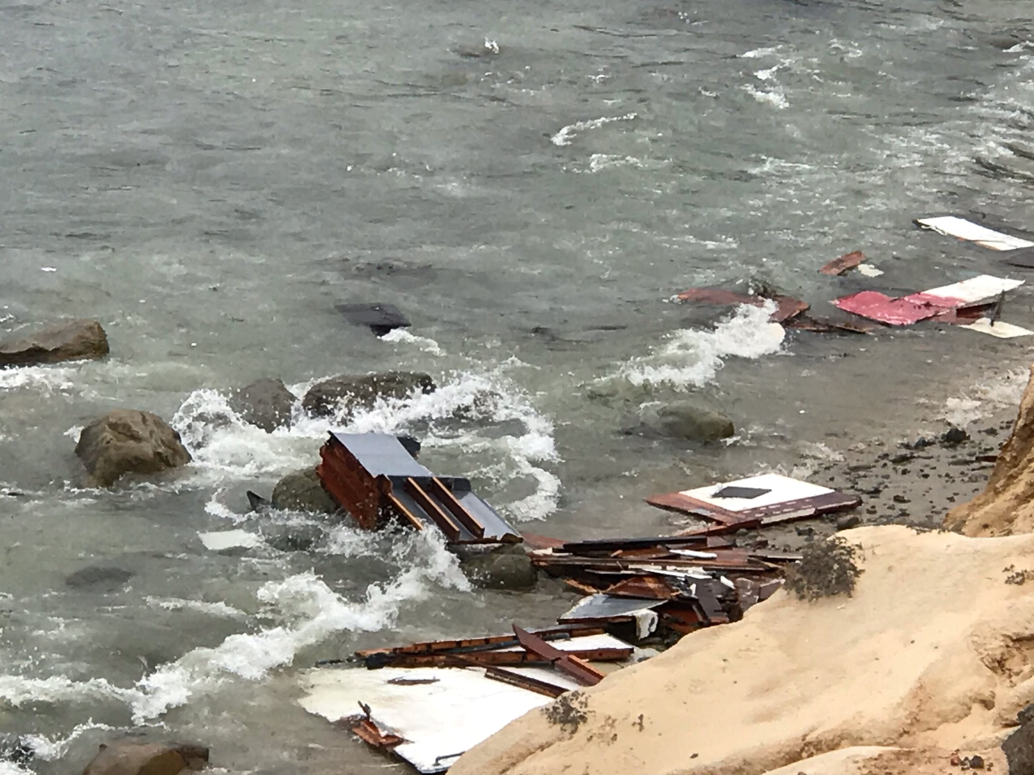Four dead when suspected migrant-smuggling boat breaks apart off San Diego