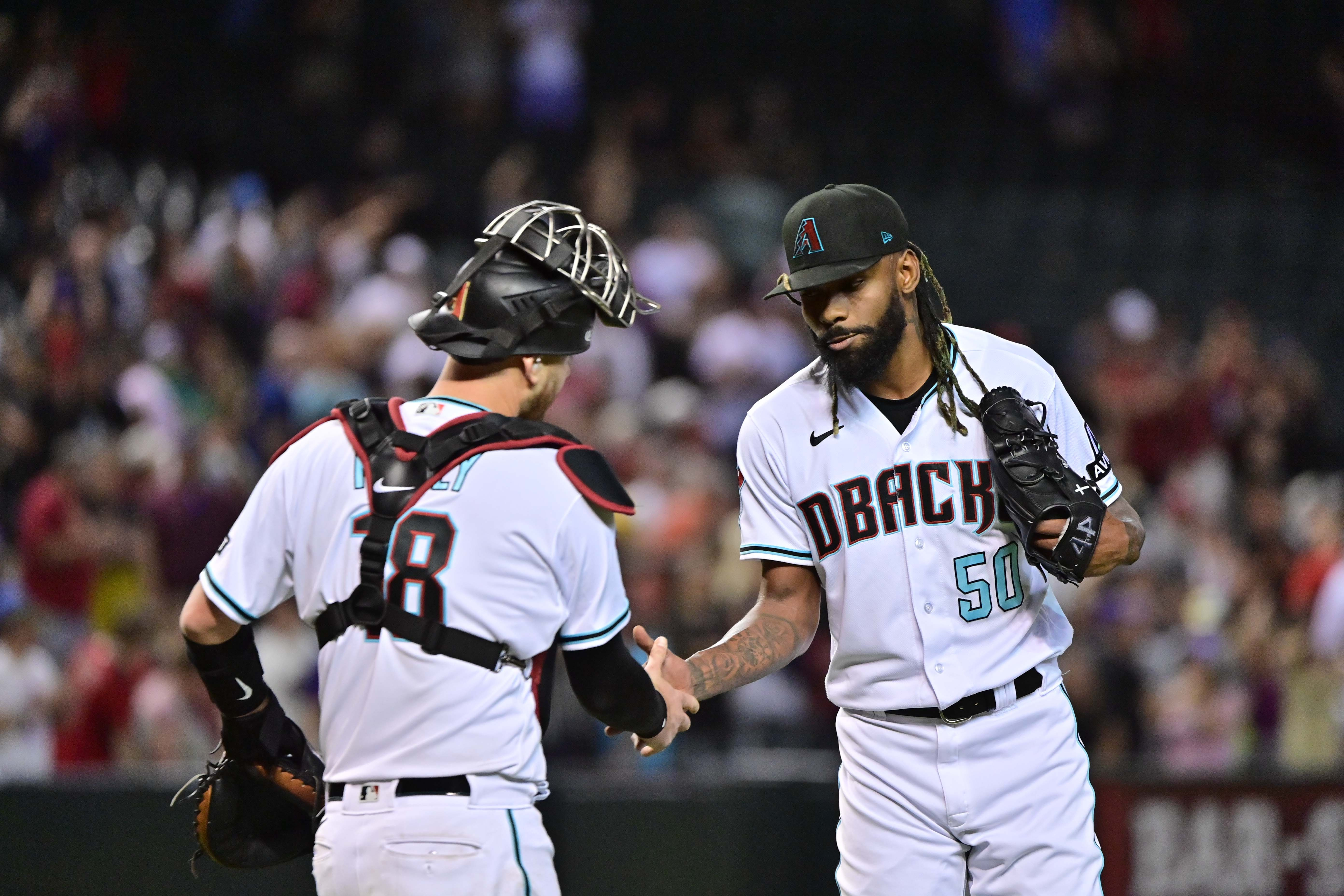 Evan Longoria dive gives D-backs' double-play, strands Brewers