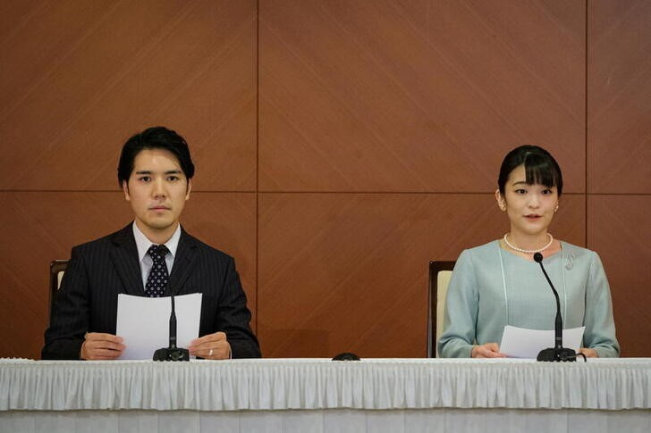 Japan's Princess Mako and her husband Kei Komuro address a news conference in Tokyo