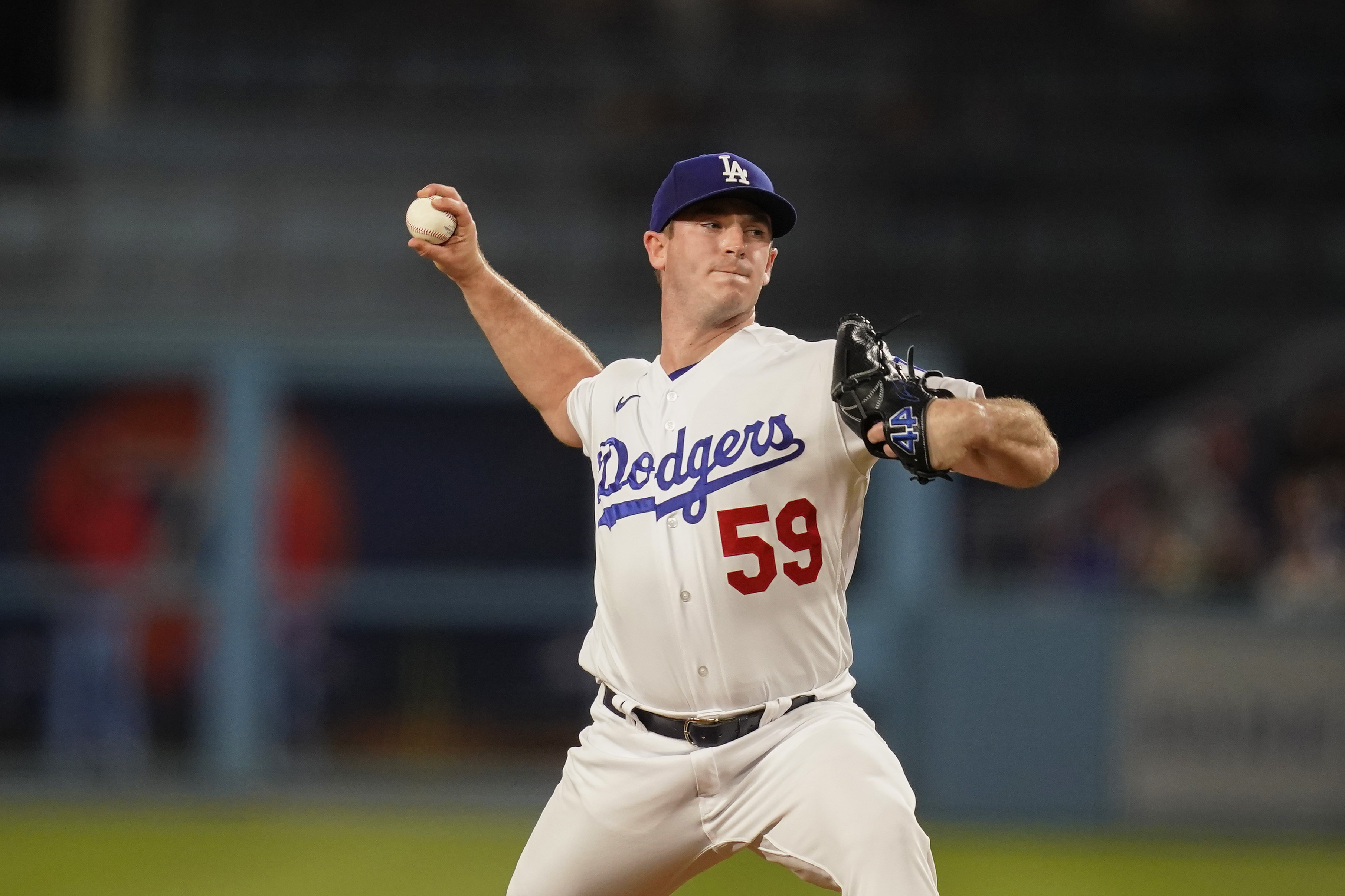 Kershaw outduels Montgomery, Dodgers beat Cardinals 1-0