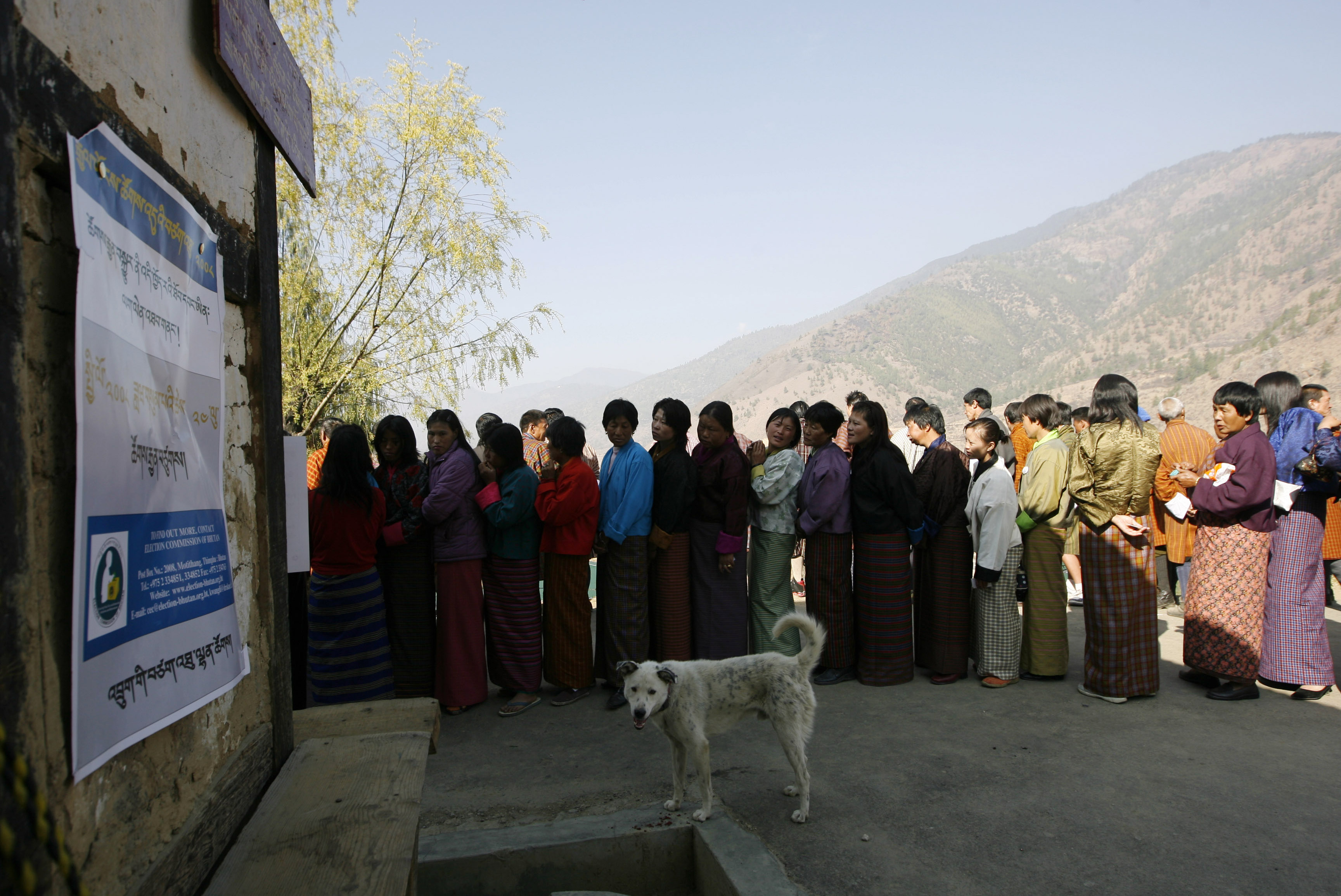 Bhutan votes in final round of national elections, economy main issue