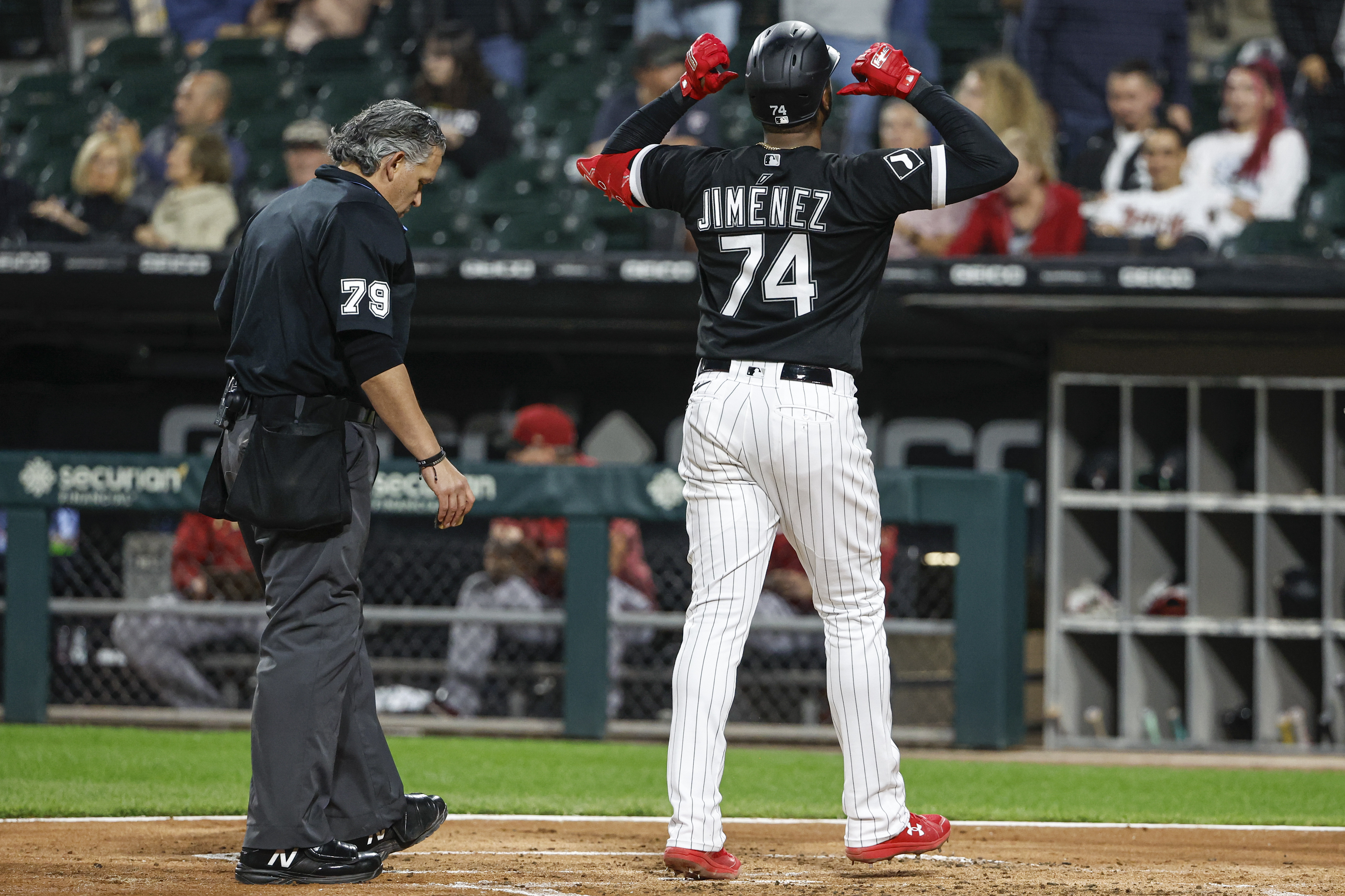 Rangers' big bats bash Yankees, 15-4