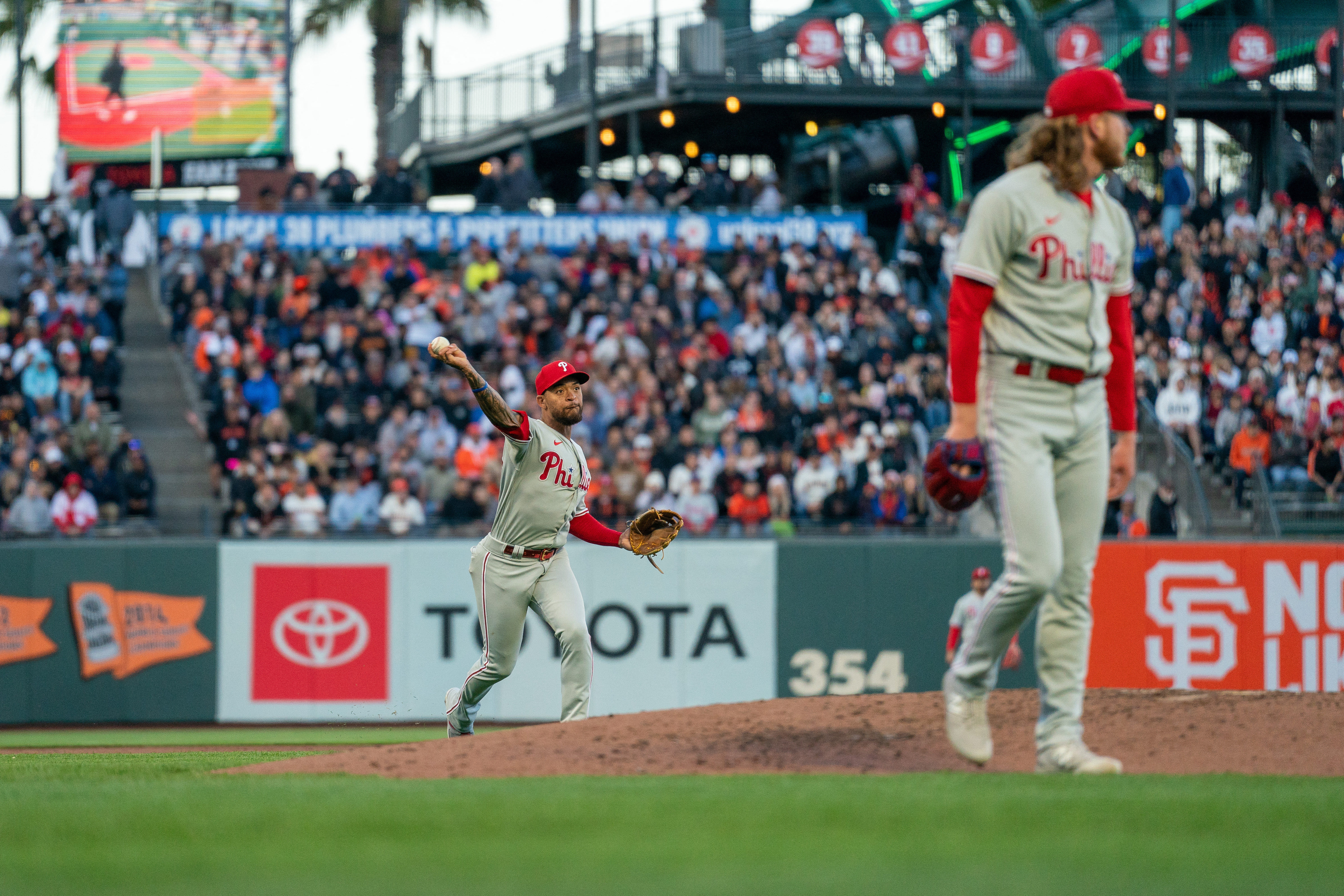 Schmitt keeps up historic start, Conforto homers again as Giants snap  losing streak vs. Phillies, National Sports