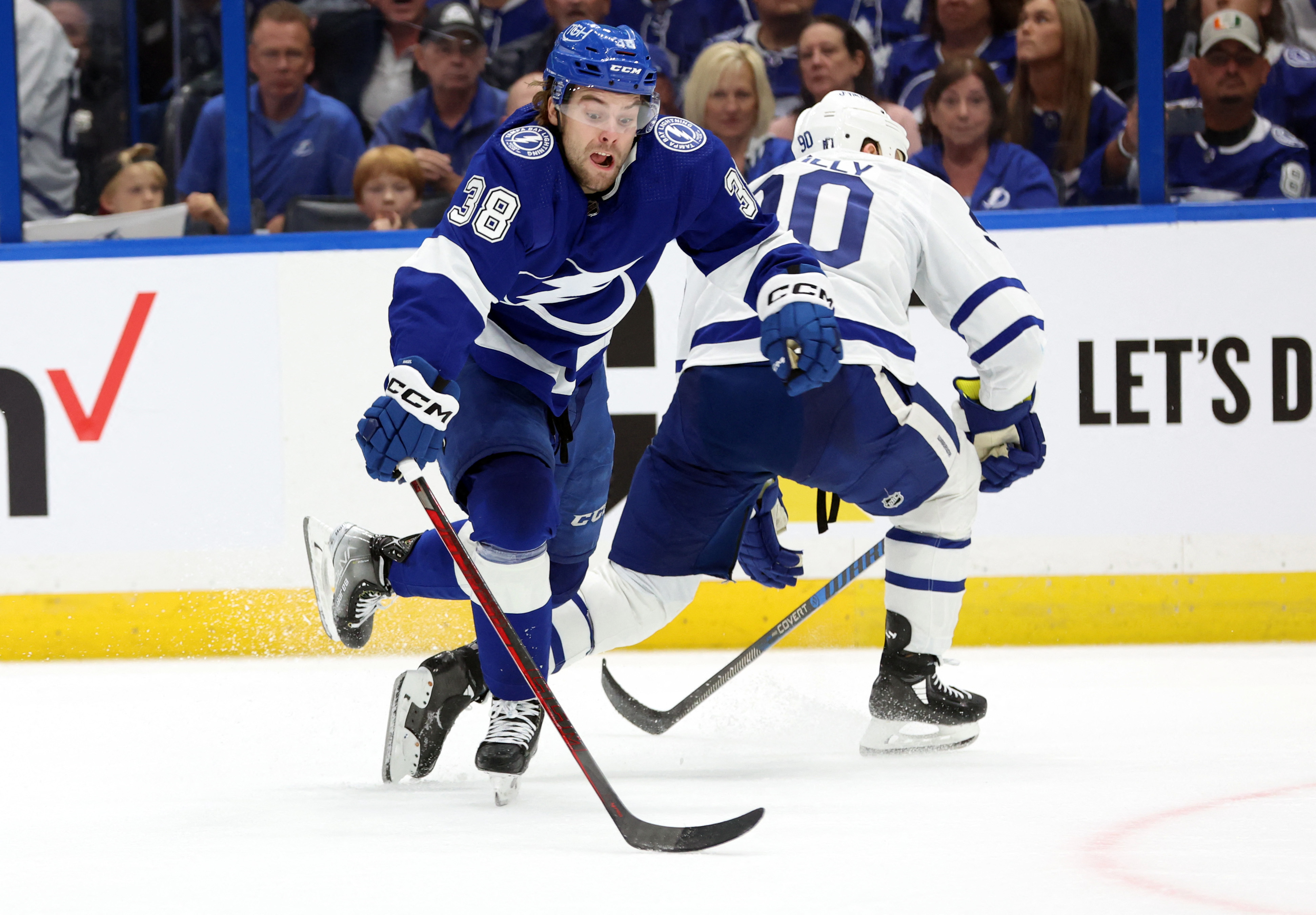 Maple Leafs Earn Hard-fought Win Over Lightning In OT | Reuters