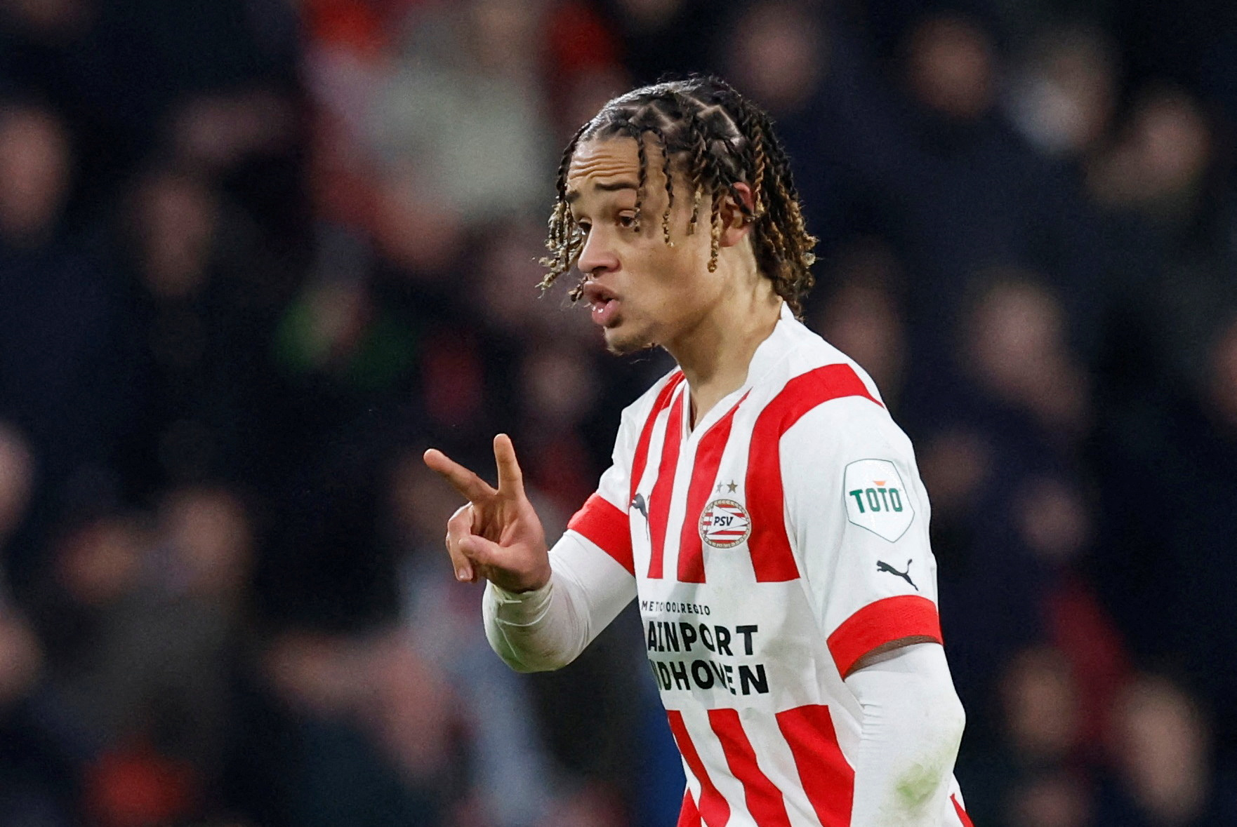 Leipzig sign Dutch midfielder Simons on oneyear loan from PSG Reuters