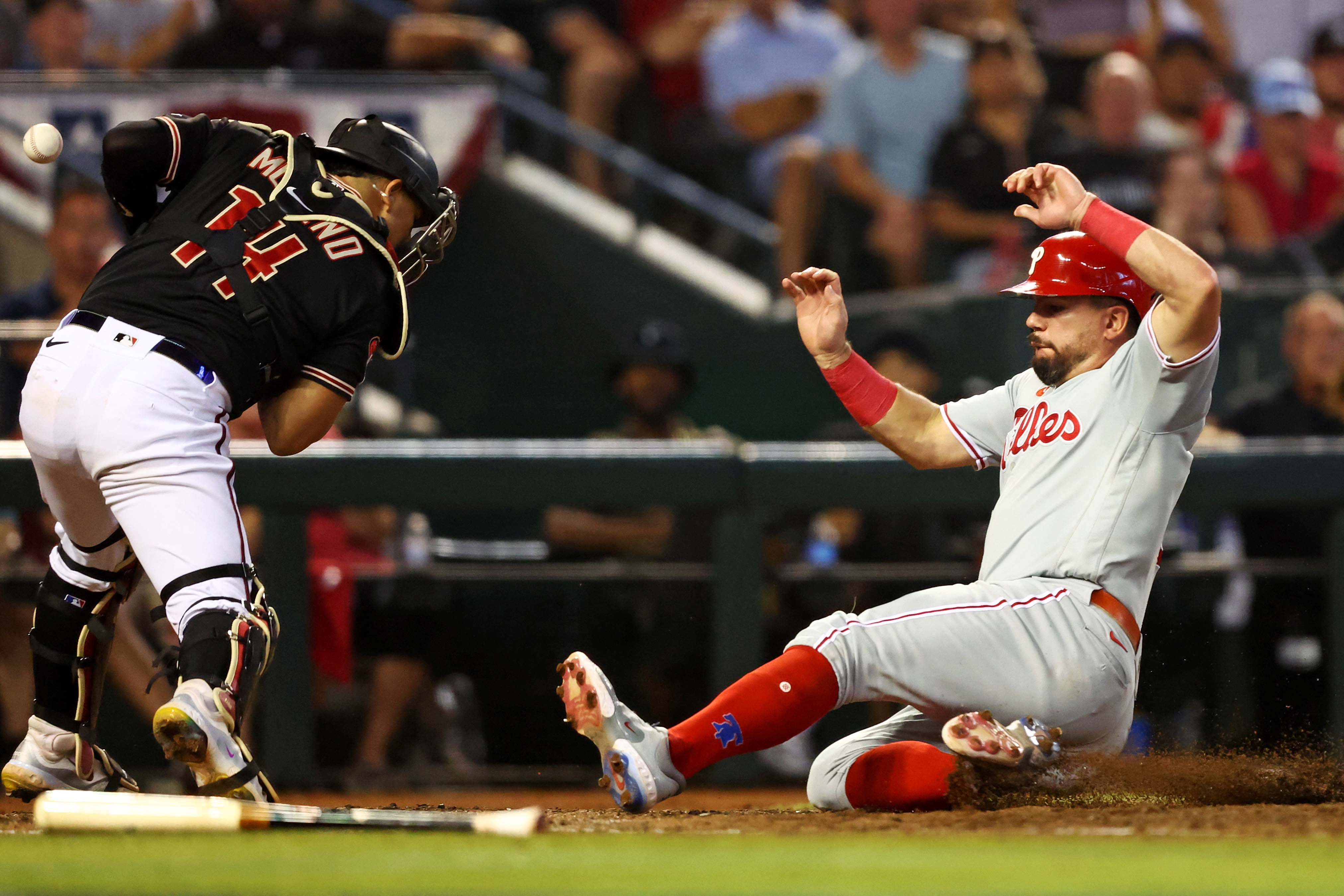 Late Comeback Pulls D-backs Even With Phillies In NLCS | Reuters