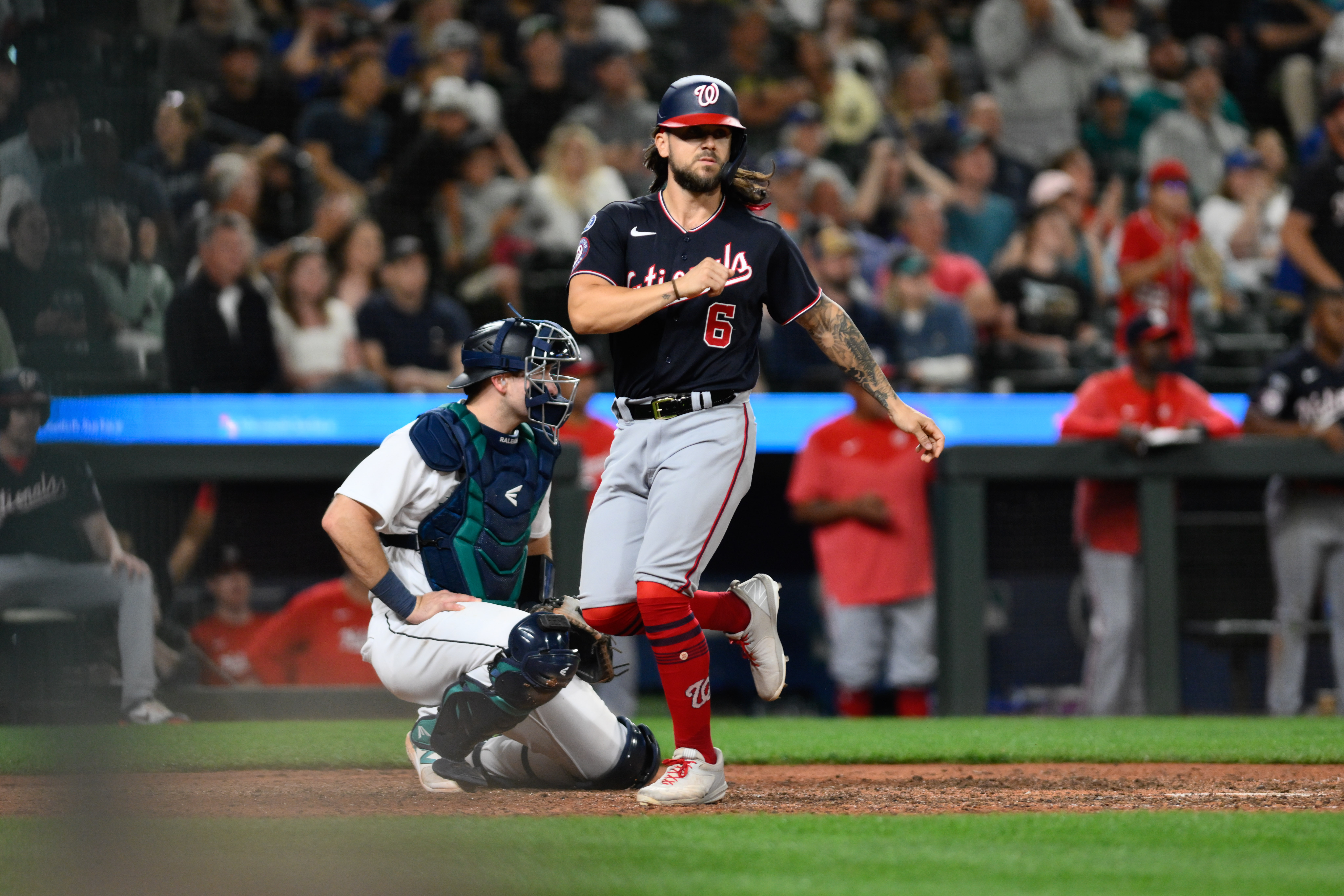 Nationals rally in 11th to take down Mariners