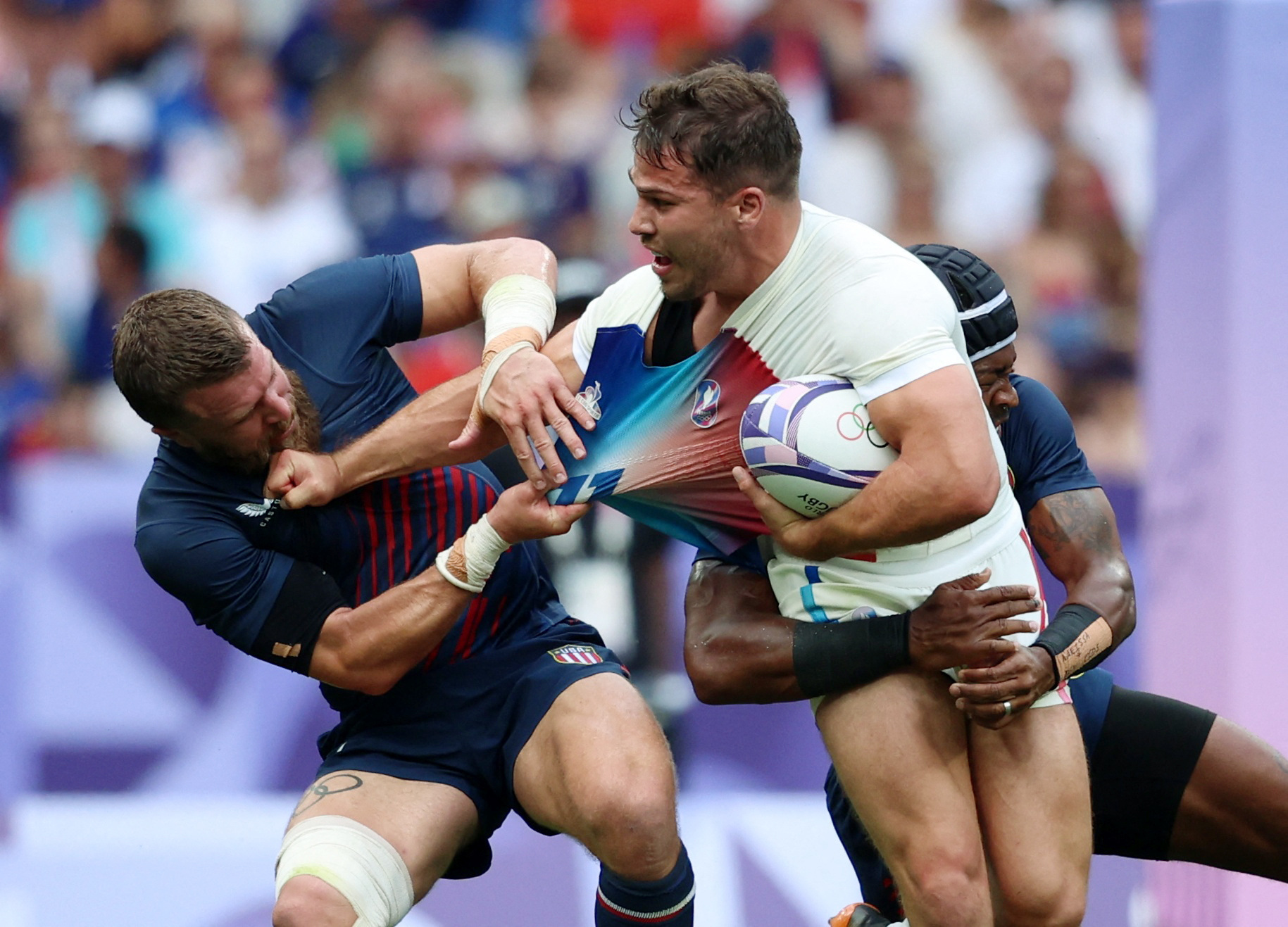 Rugby Sevens-Dupont's France stay alive after stuttering start | Reuters 