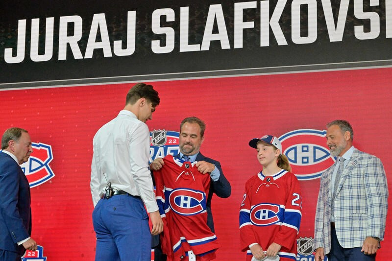 Canadiens Sign First Overall Pick Juraj Slafkovsky to ELC - The Hockey News