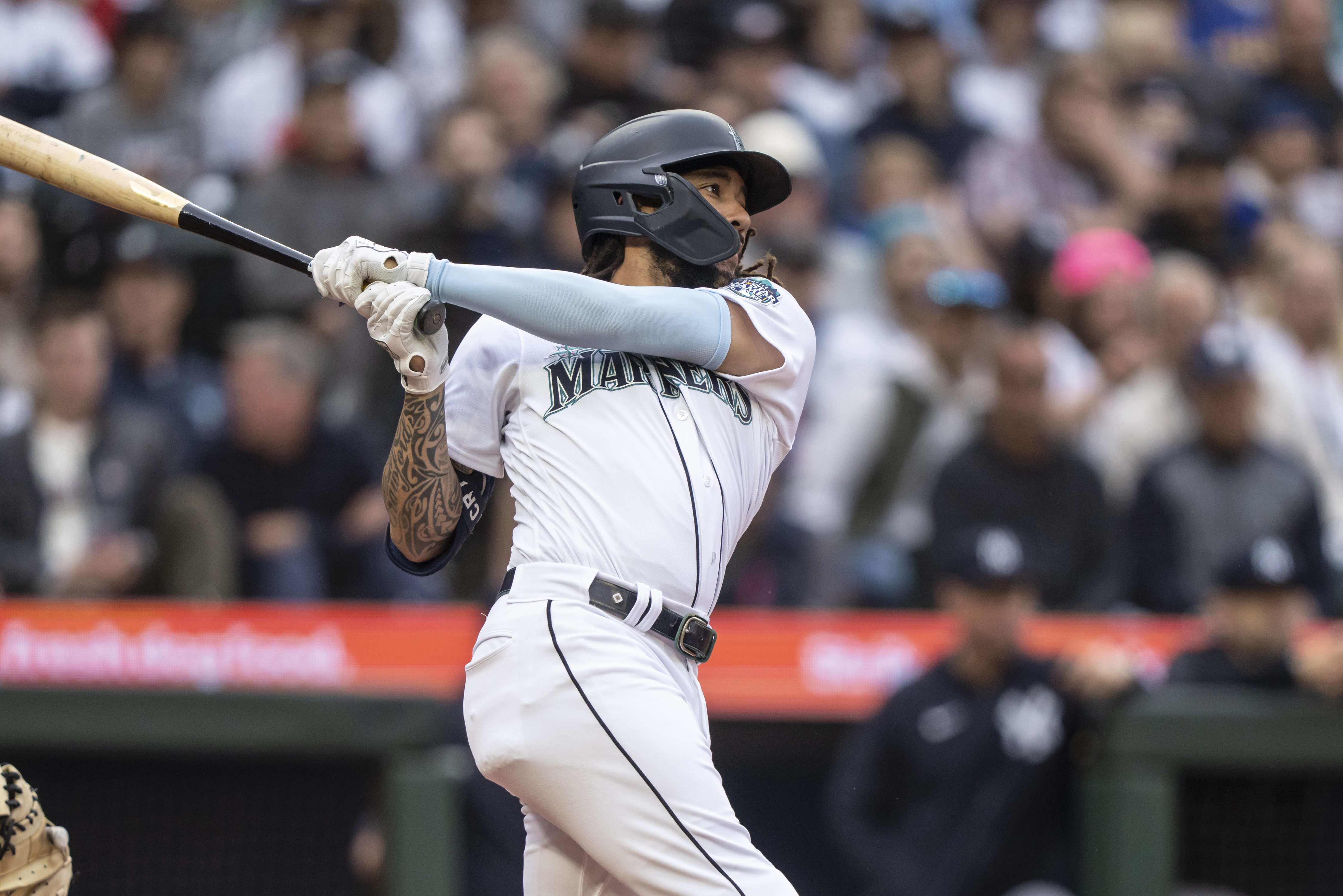 Cal Raleigh's RBI single in 10th inning gives Mariners 1-0 win over Yankees