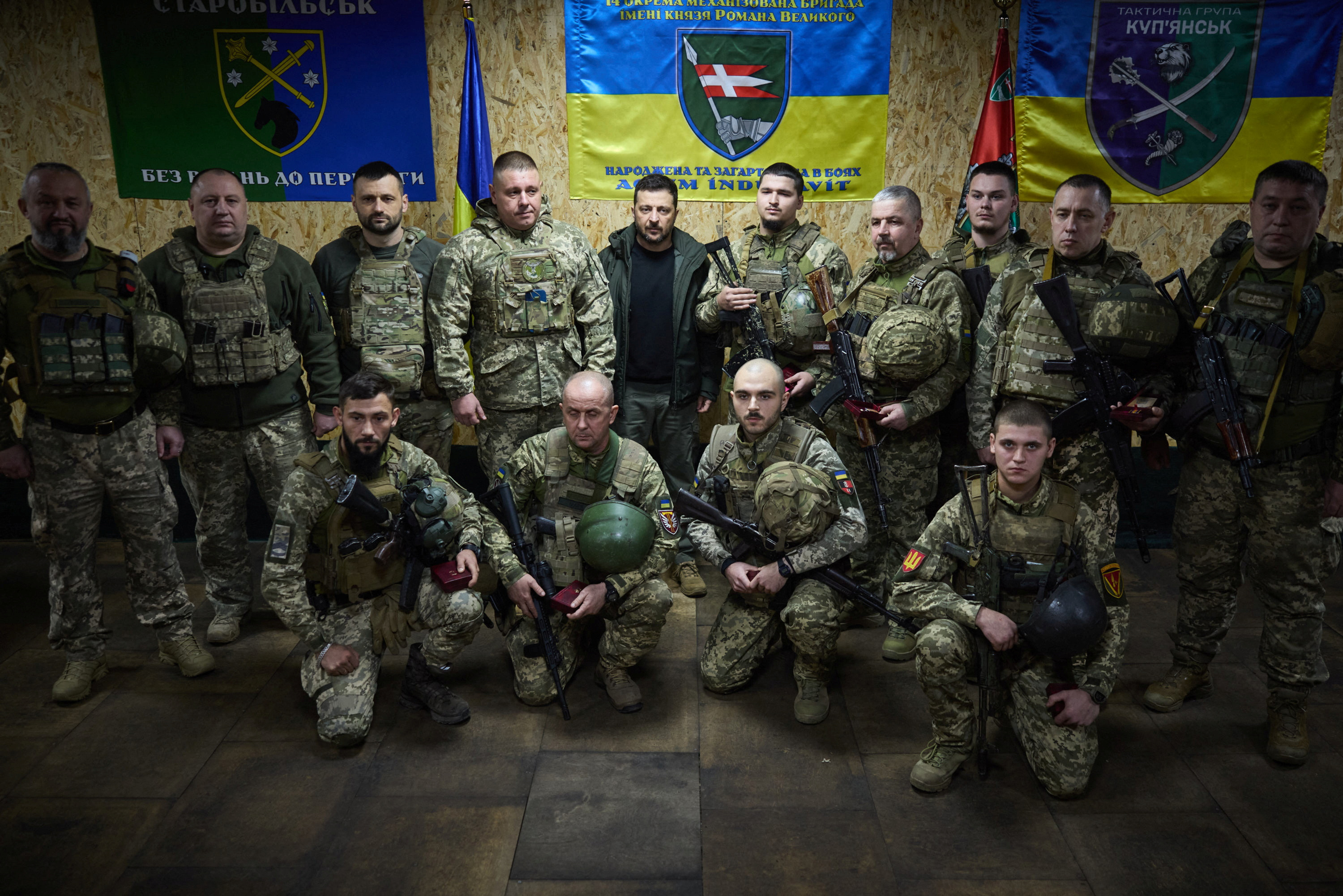 戦争　ロシア軍特別軍事作戦7点セット　ワッペン　スパイペン手裏剣お得 ウクライナ大統領、東部最前線を視察 | ロイター