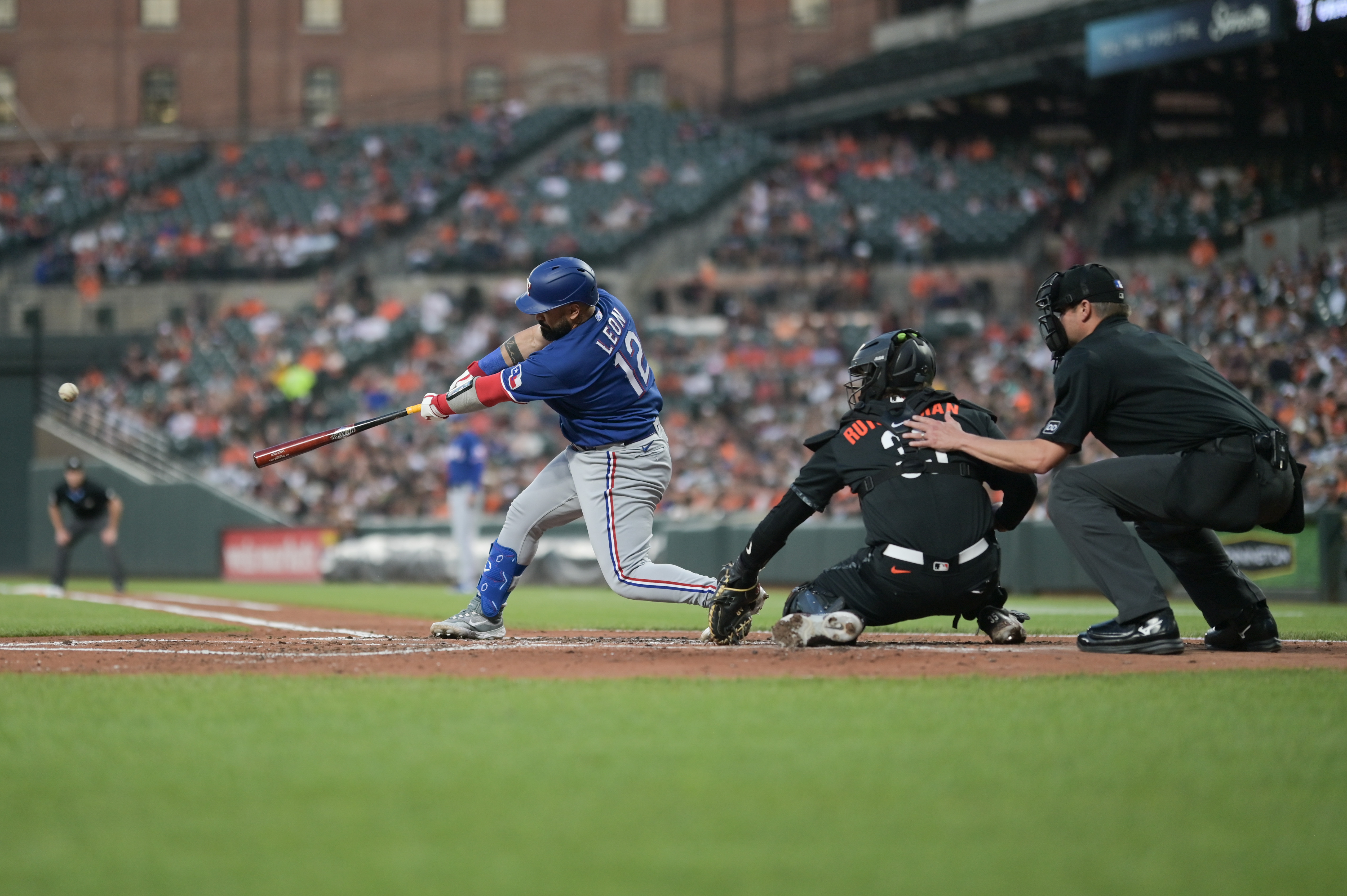 Corey Seager's slam powers Rangers' 8-run inning in win over O's