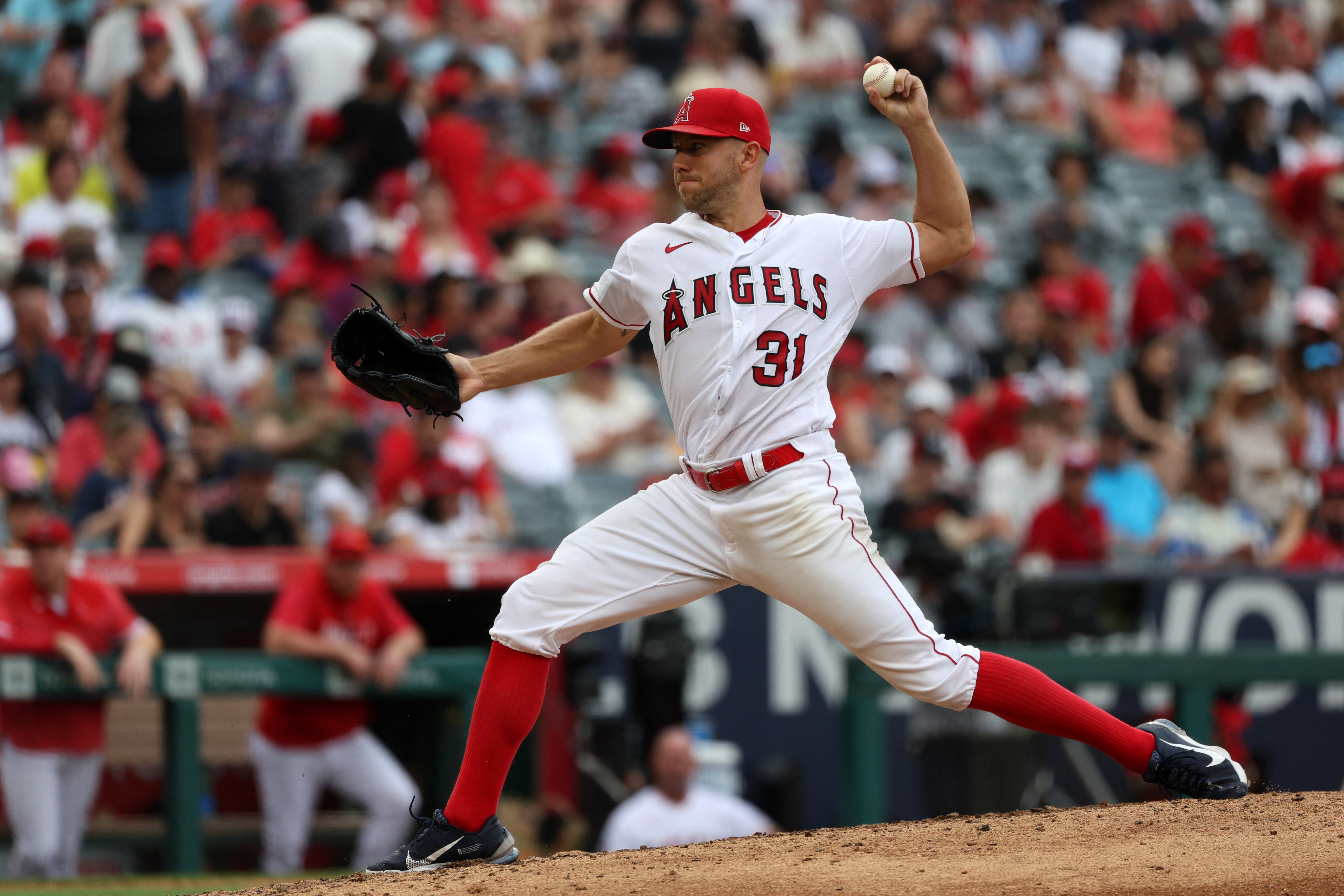 Angels hit four homers in win over Pirates