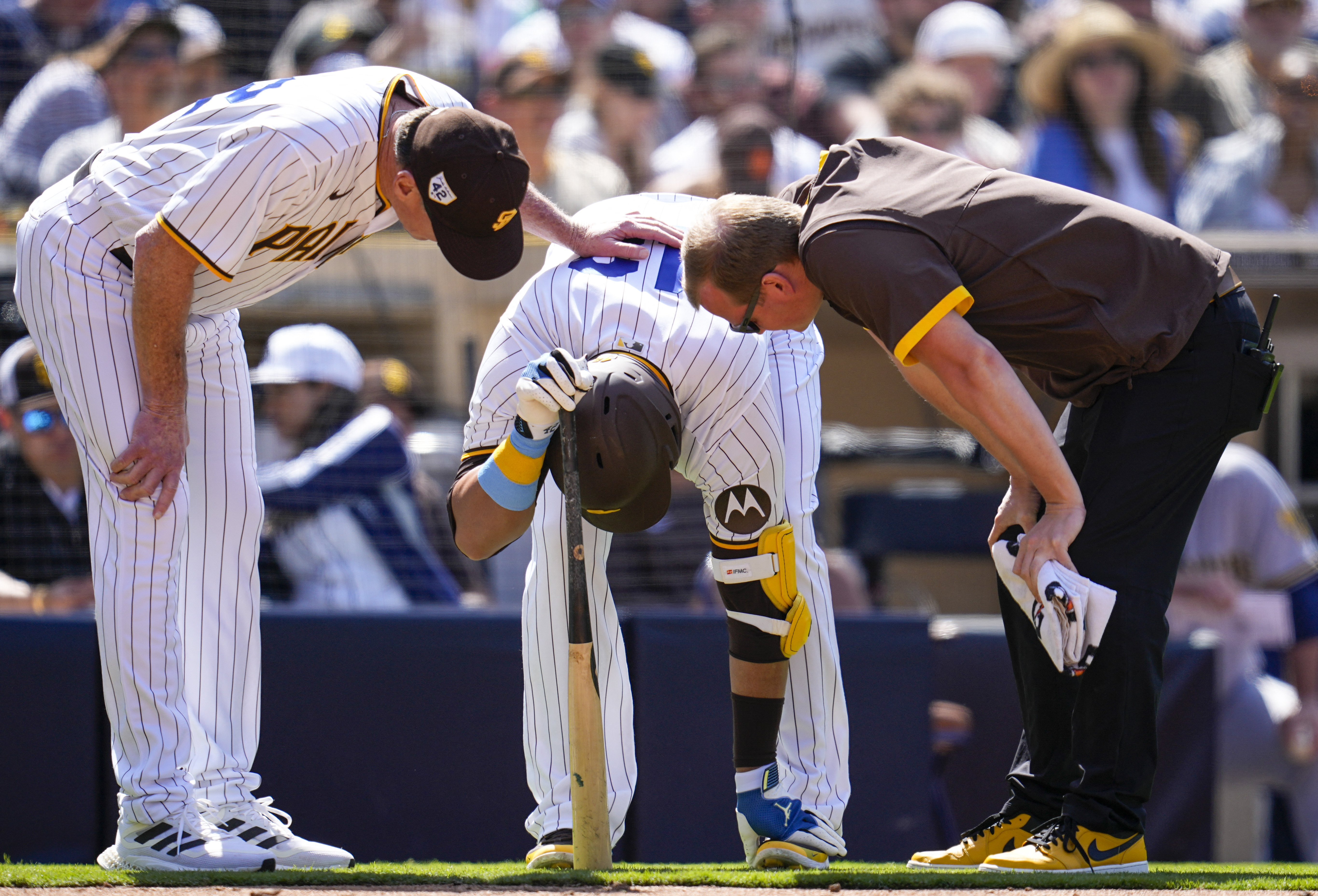 Cronenworth's 2 HRs, 6 RBIs lead Padres past Brewers 10-3