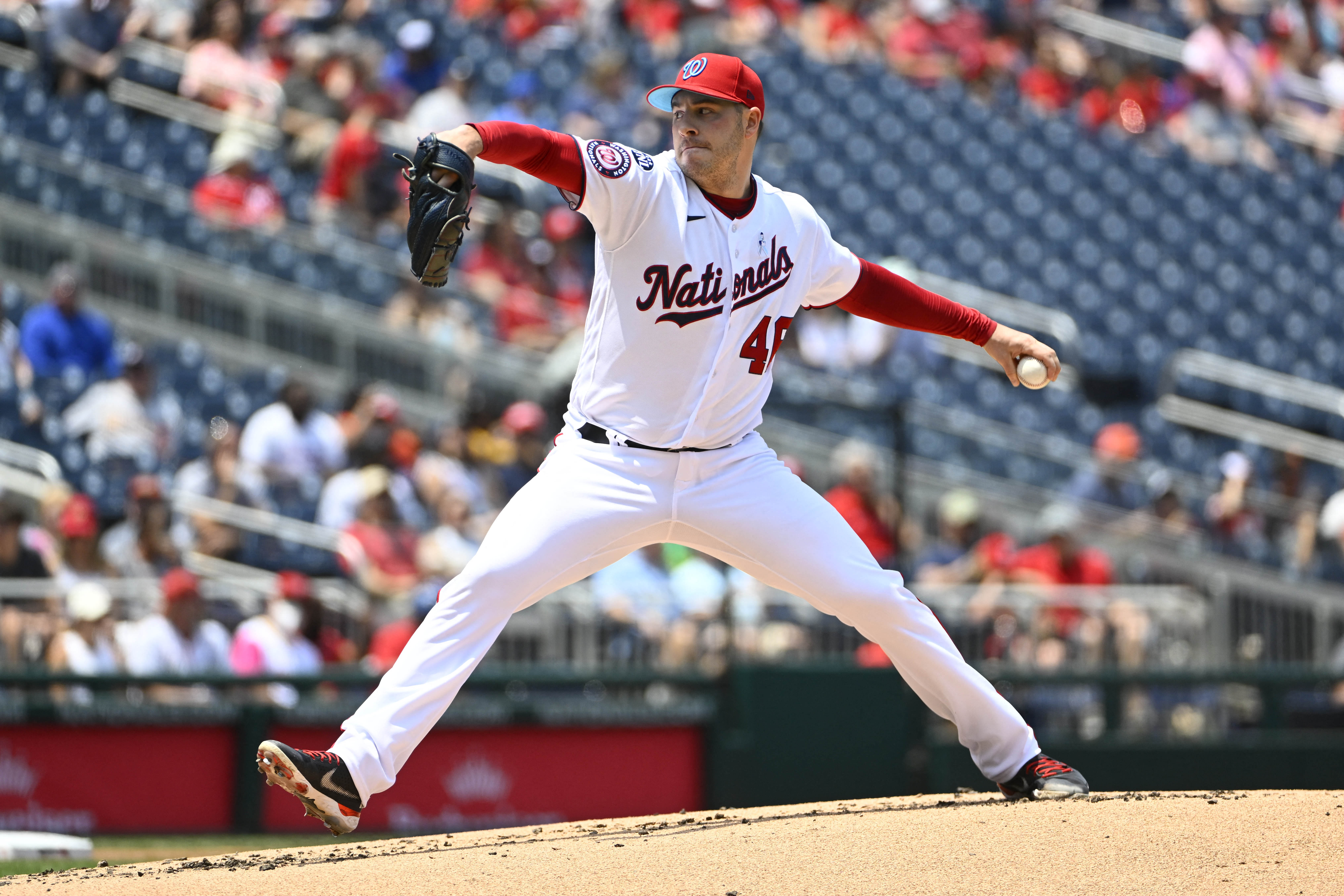 Cardinals finish sweep of Nats to close in on division title