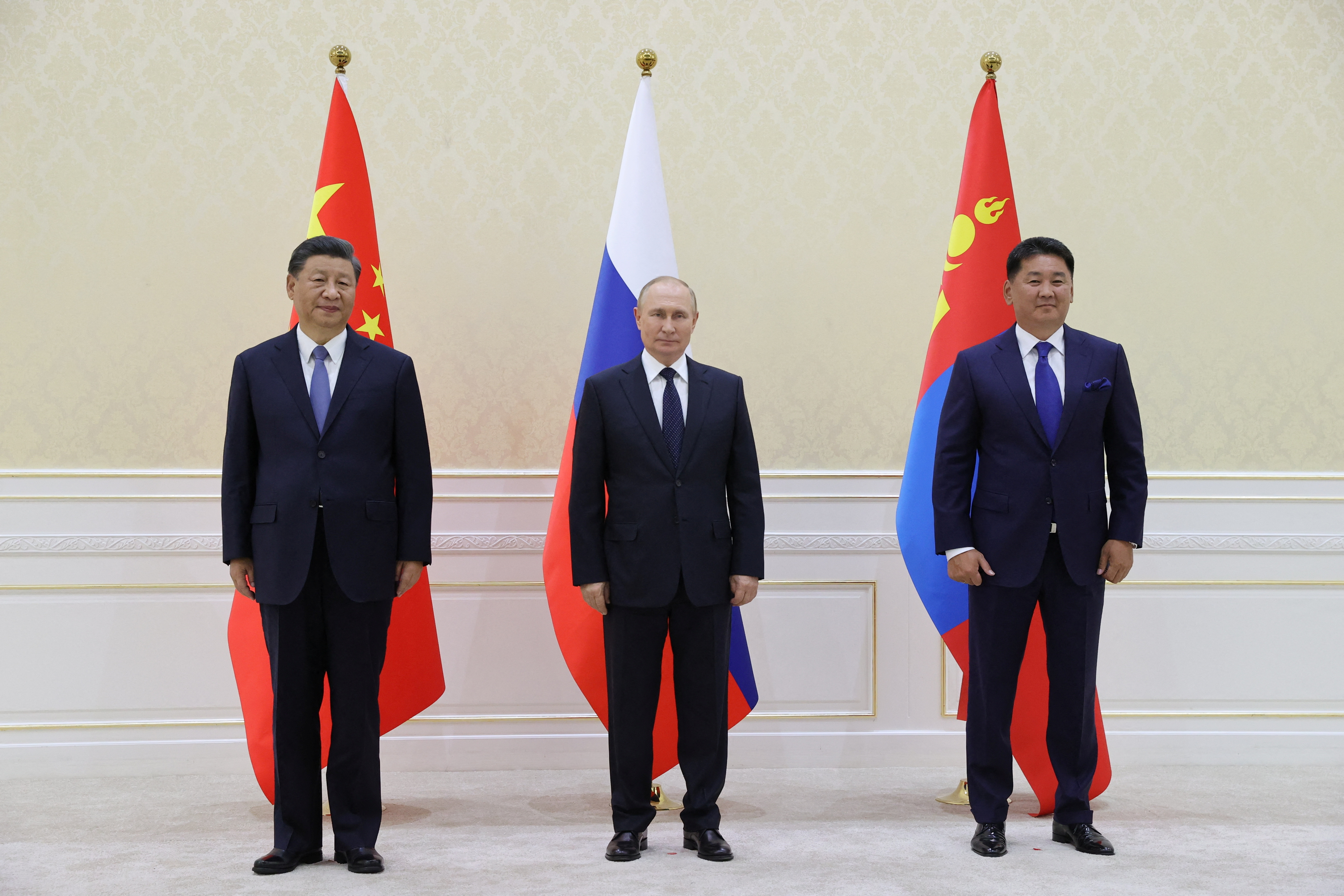 Russian President Vladimir Putin meets with Chinese President Xi Jinping and Mongolian President Ukhnaa Khurelsukh in Samarkand