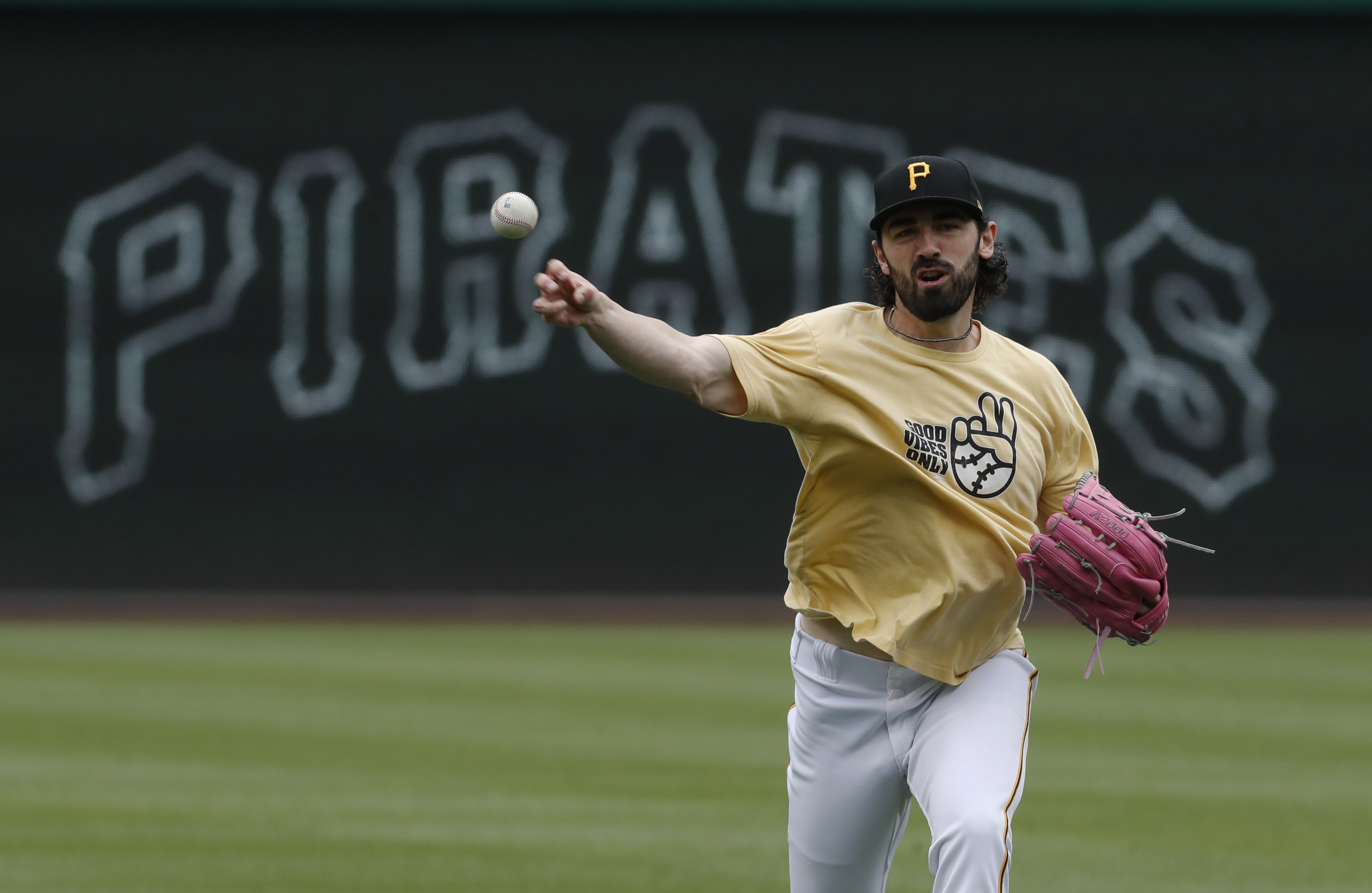 Cody Bellinger has 5 RBIs, Cubs hammer Pirates