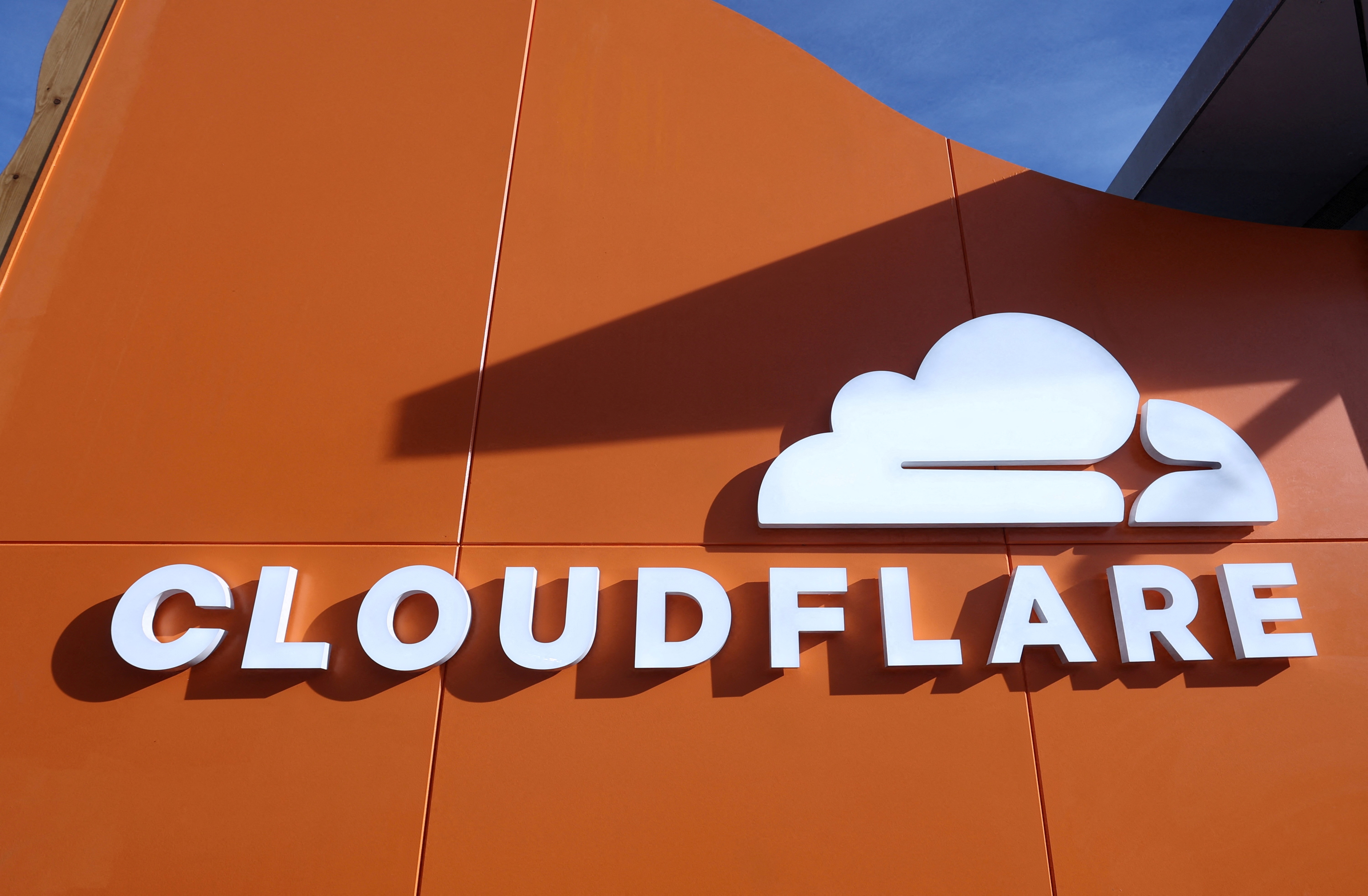 Cloudflare DNS 