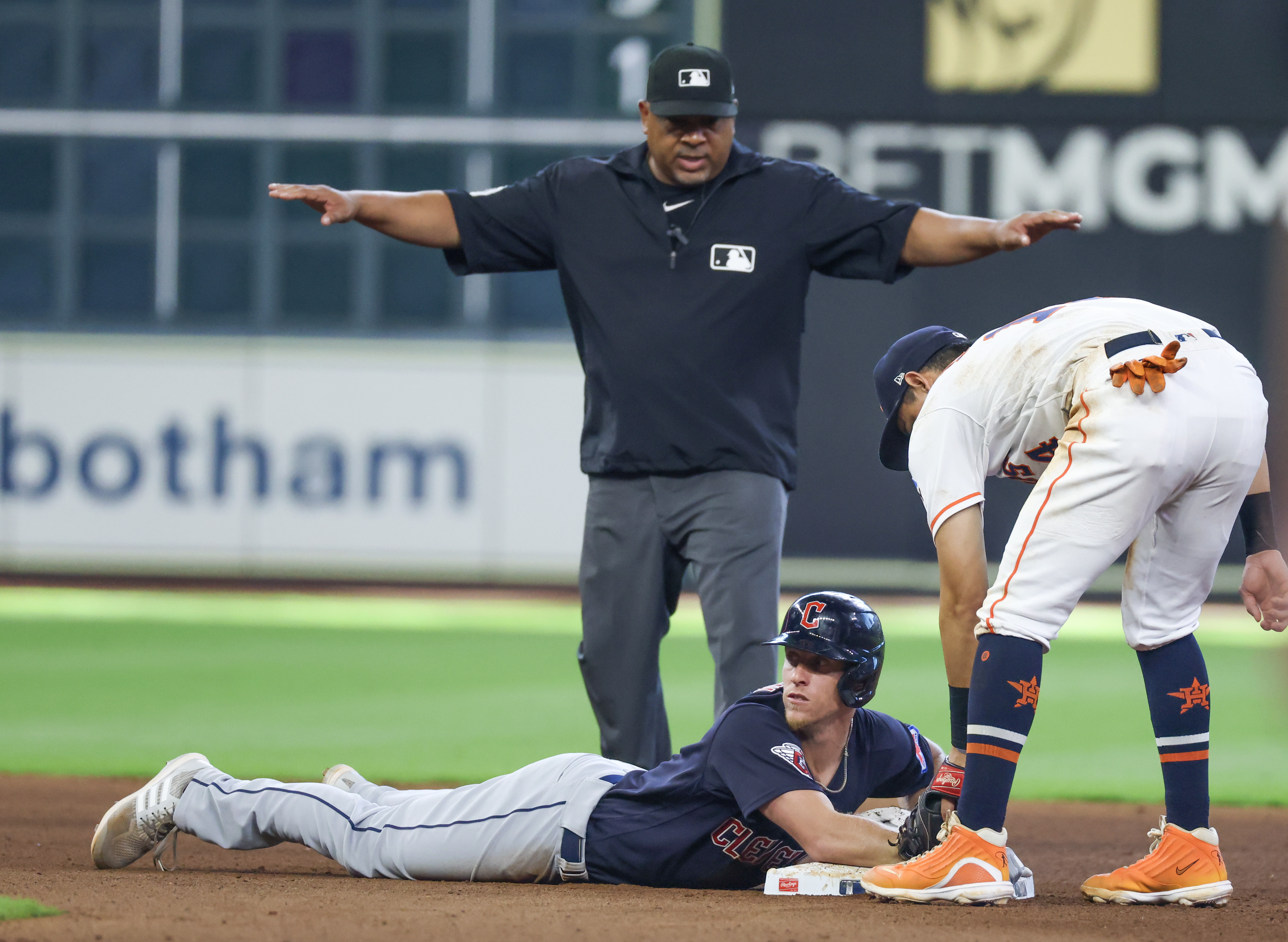 McCormick homers twice to give Astros 3-2 win over Guardians, series sweep  - ABC News