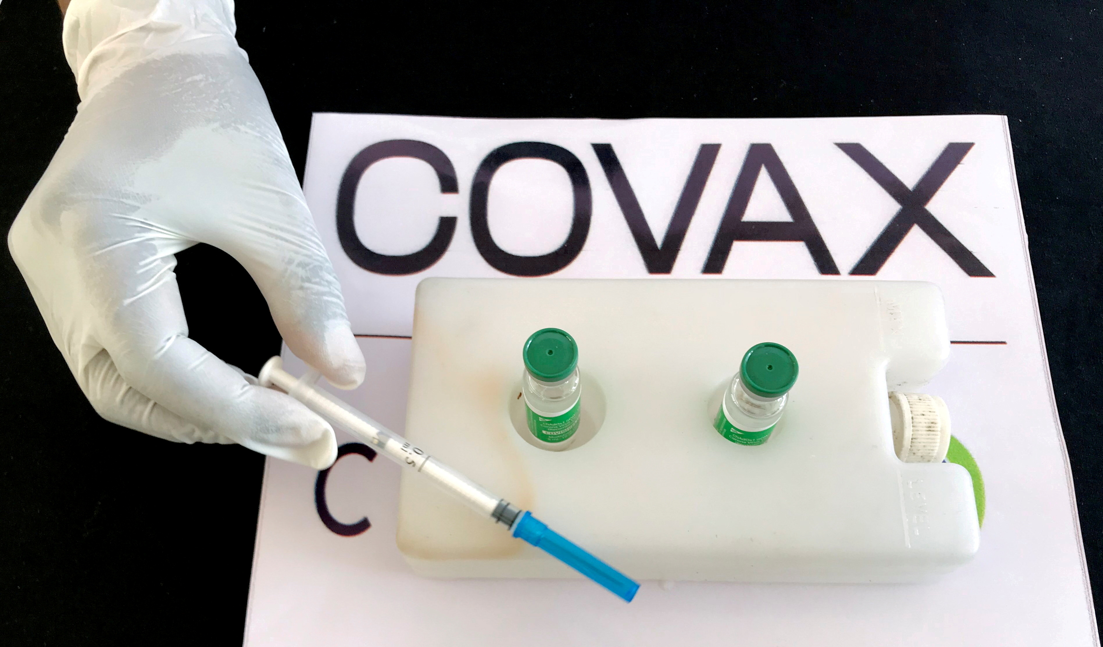 A nurse prepares to administer the AstraZeneca/Oxford vaccine under the COVAX scheme against the coronavirus disease (COVID-19) at the Eka Kotebe General Hospital in Addis Ababa, Ethiopia March 13, 2021. REUTERS/Tiksa Negeri