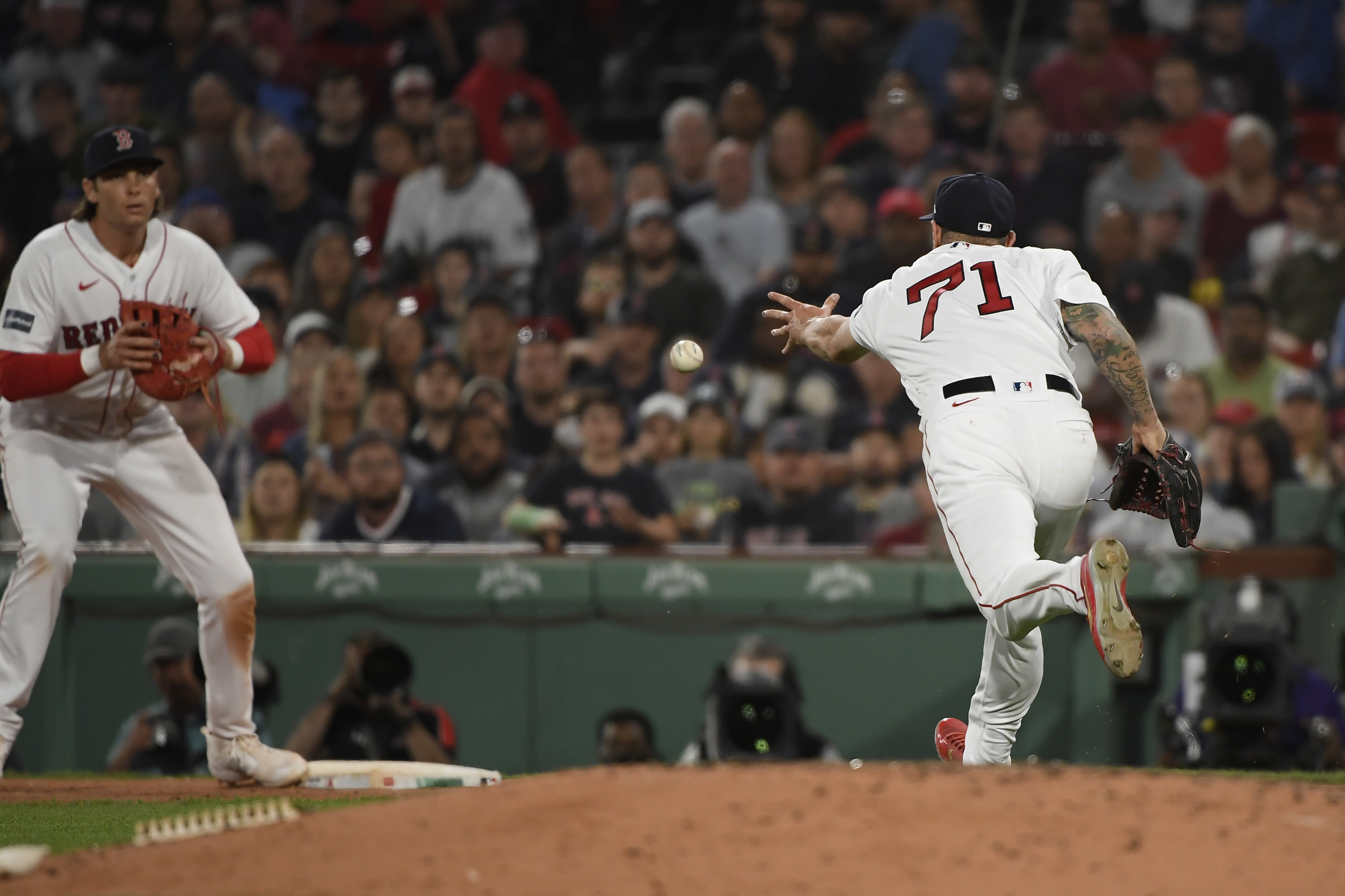 Uehara retires; Star on 2013 Red Sox World Series winner