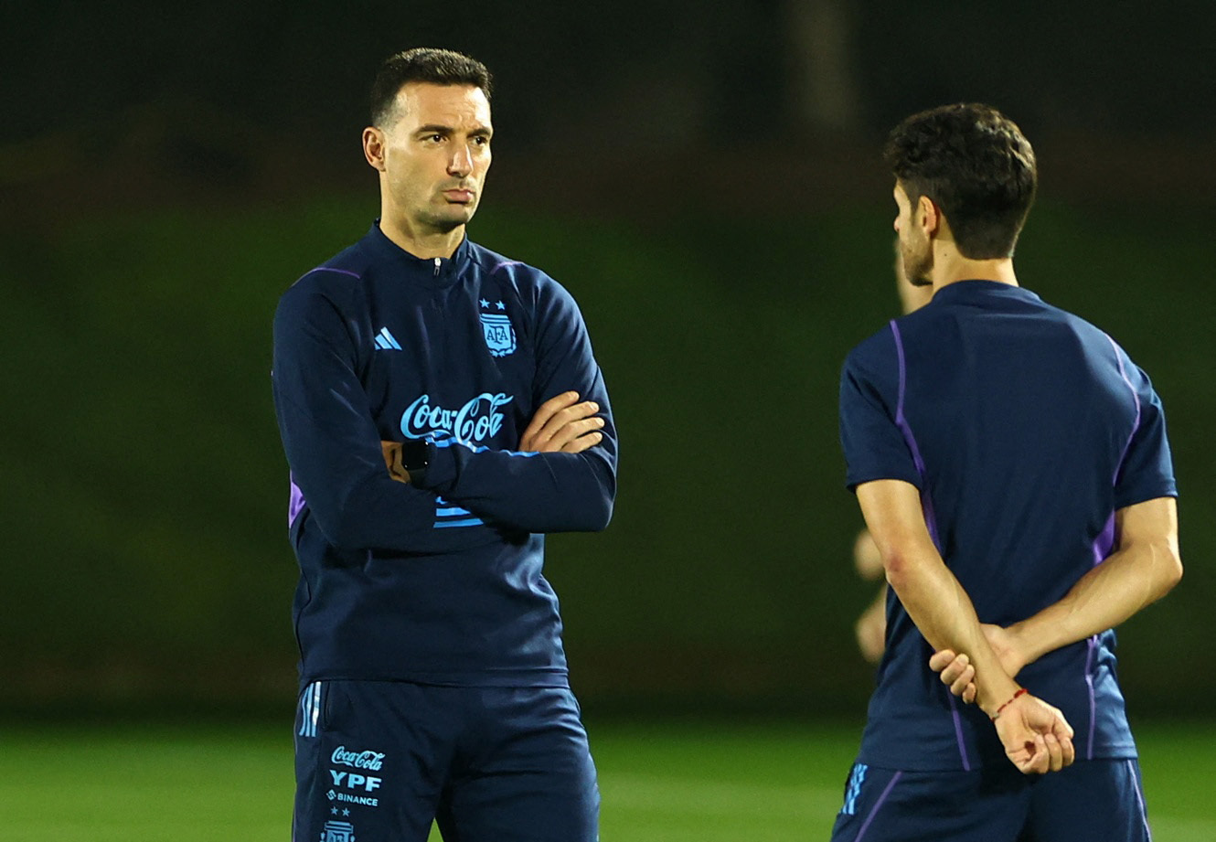 The Other Lionel Argentina s Scaloni Pits His Wits Against Van Gaal 