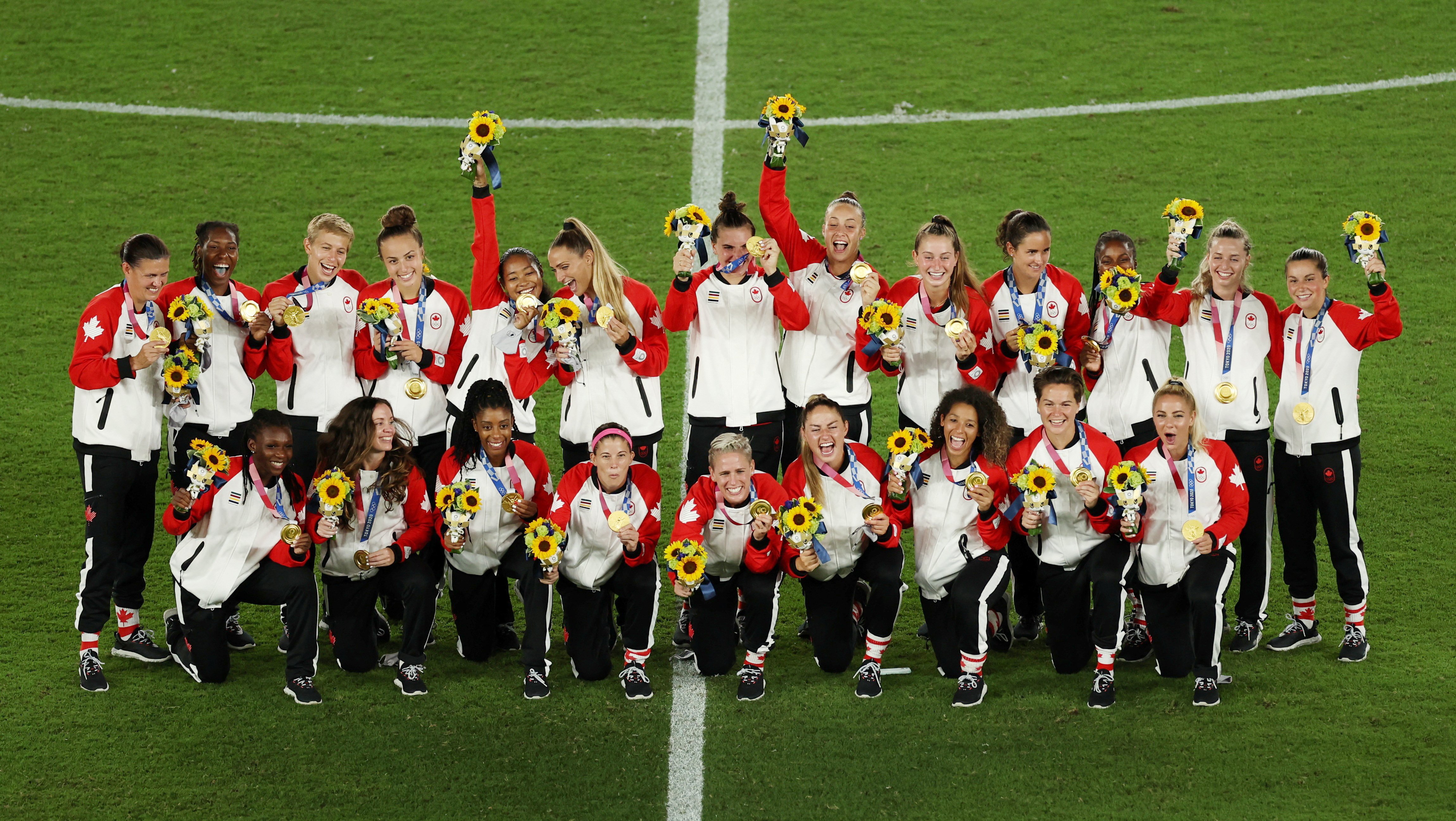 Soccer Football - Women's Team - Medal Ceremony