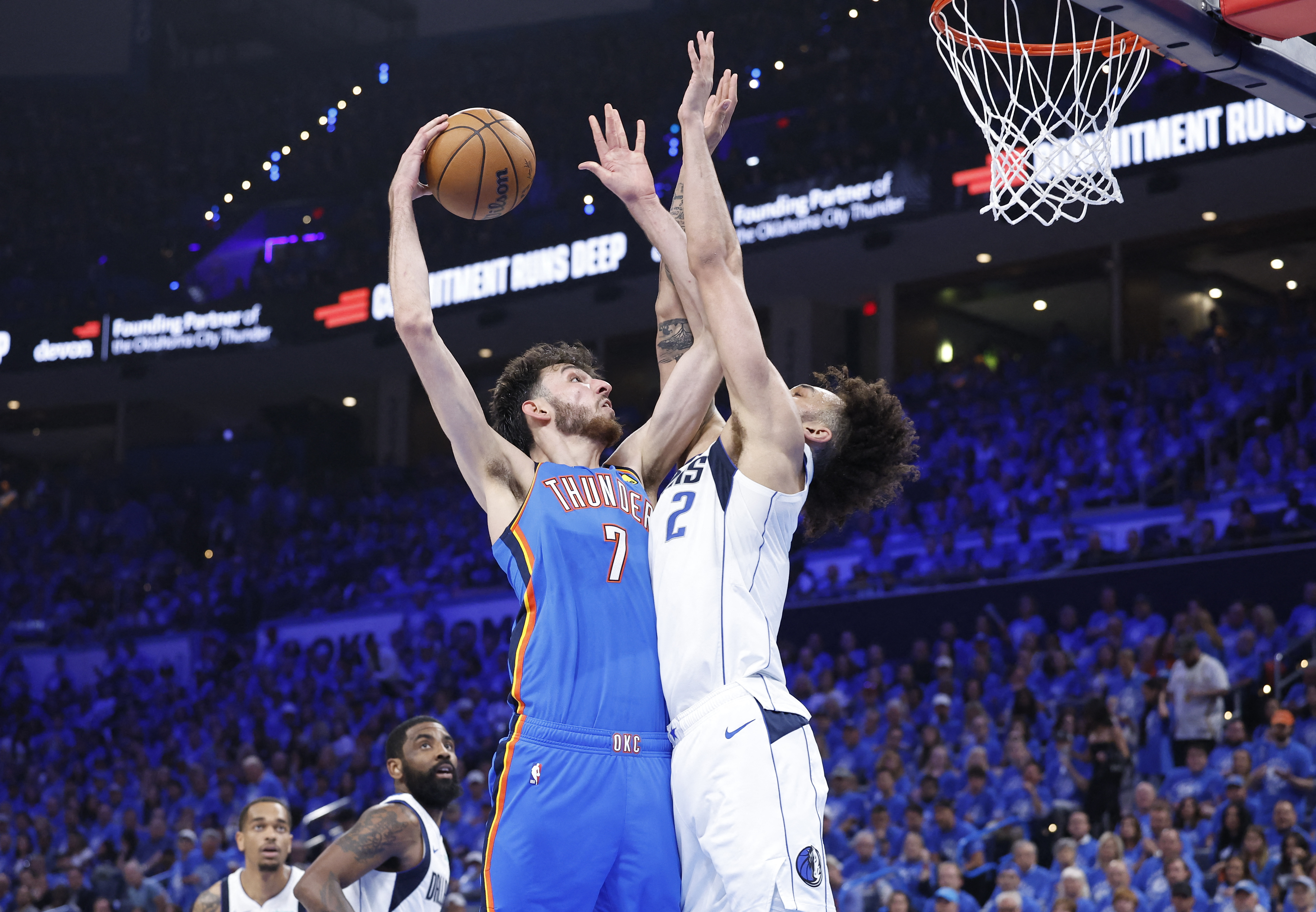 Luka Doncic, Mavs bounce back, gain split at OKC | Reuters